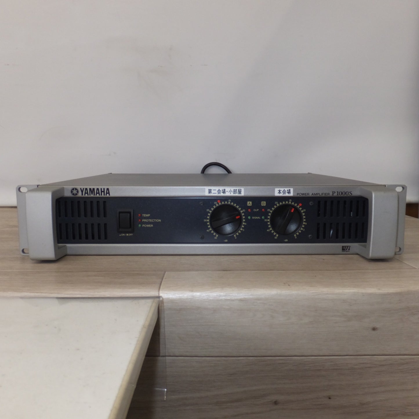 [送料無料] 現状品 キレイ★ヤマハ YAMAHA パワーアンプリファイアー POWER AMPLIFIER P1000S　100V 150W 50/60Hz★