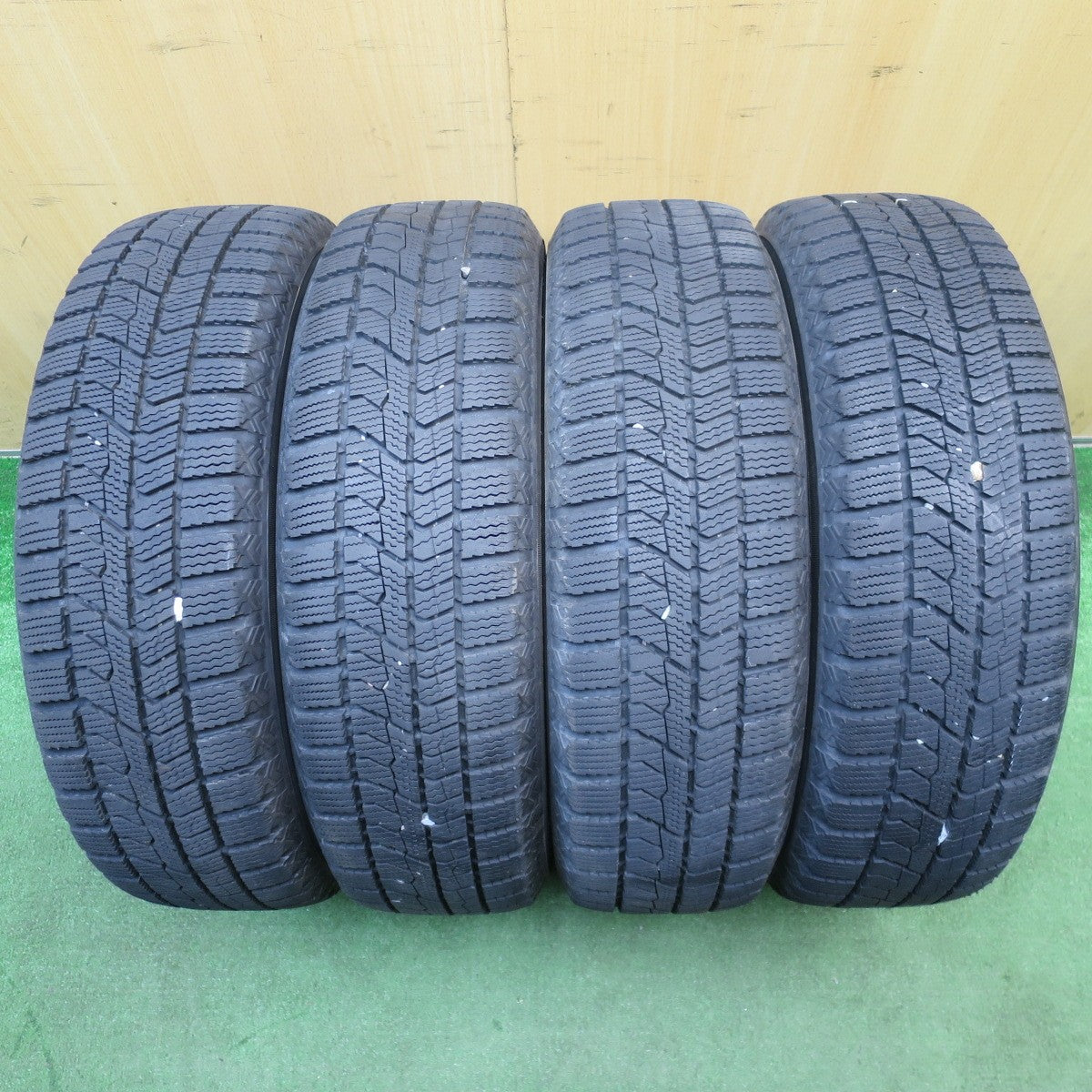 バリ溝！22年！9分★スタッドレス 165/65R14 トーヨー オブザーブ GIZ2 Exceeder エクシーダー 14インチ ソリオ ハスラー 等 PCD100/4H★6050405NJス