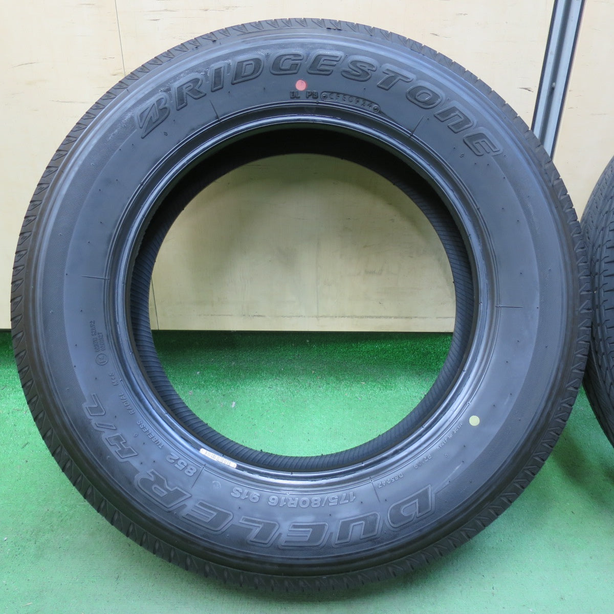 バリ溝！24年！9.5分★ジムニー 等 175/80R16 ブリヂストン デューラー H/L 852 DUELER タイヤ 16インチ★5052602イノタ