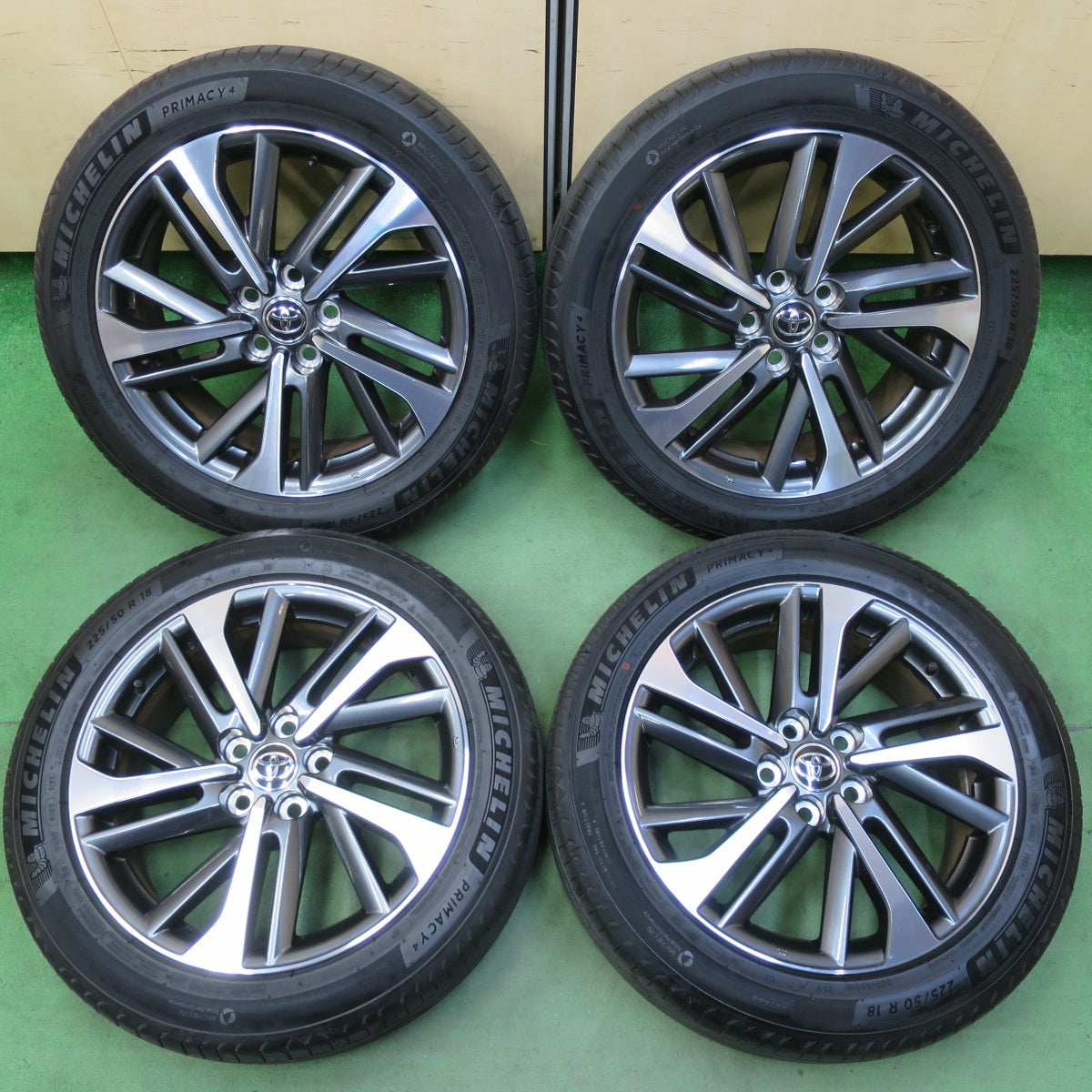 バリ溝！23年！キレイ！9分★トヨタ カローラ クロス Zグレード 純正 225/50R18 ミシュラン プライマシー4 18インチ PCD114.3/5H★5050810イノ