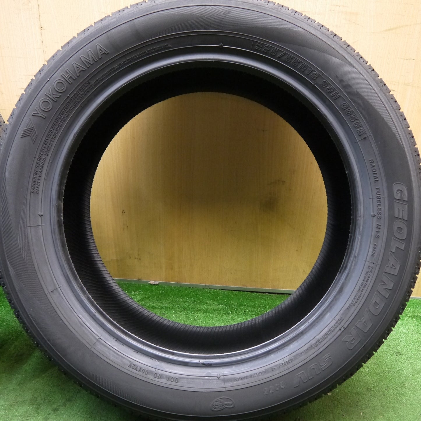 新車外し！25年★225/55R18 ヨコハマ ジオランダー SUV G055 G055E タイヤ 18インチ フォレスター デリカ D:5 シャモニー エルグランド 等★5081809Hノタ