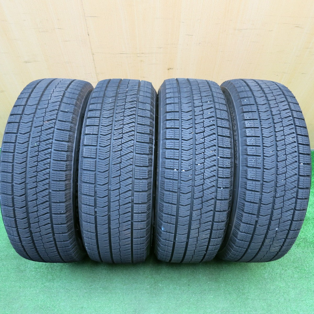 バリ溝！24年！キレイ！ほぼ10分★ワーゲン 等 Team Sparco 215/60R16 スタッドレス ブリヂストン ブリザック VRX2 16インチ チームスパルコ PCD112/5H★5112003HAス
