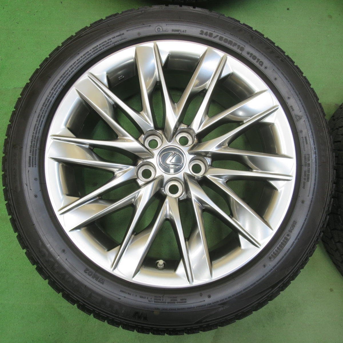 センサー付！バリ溝！21年！キレイ！9.5分★レクサス LS バージョンL 純正 245/50R19 スタッドレス ダンロップ ウインターマックス WM02 19インチ PCD120/5H★5060306イス