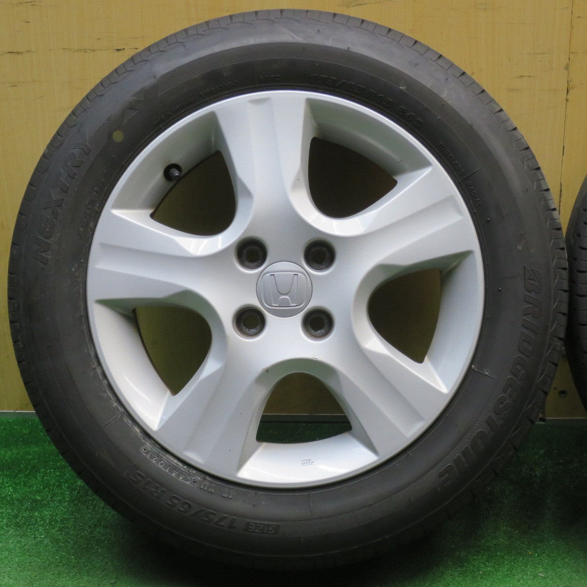 バリ溝！9.5分★ホンダ フィット 純正 175/65R15 ブリヂストン ネクストリー エコピア 15インチ FIT PCD100/4H★6032206NJノ