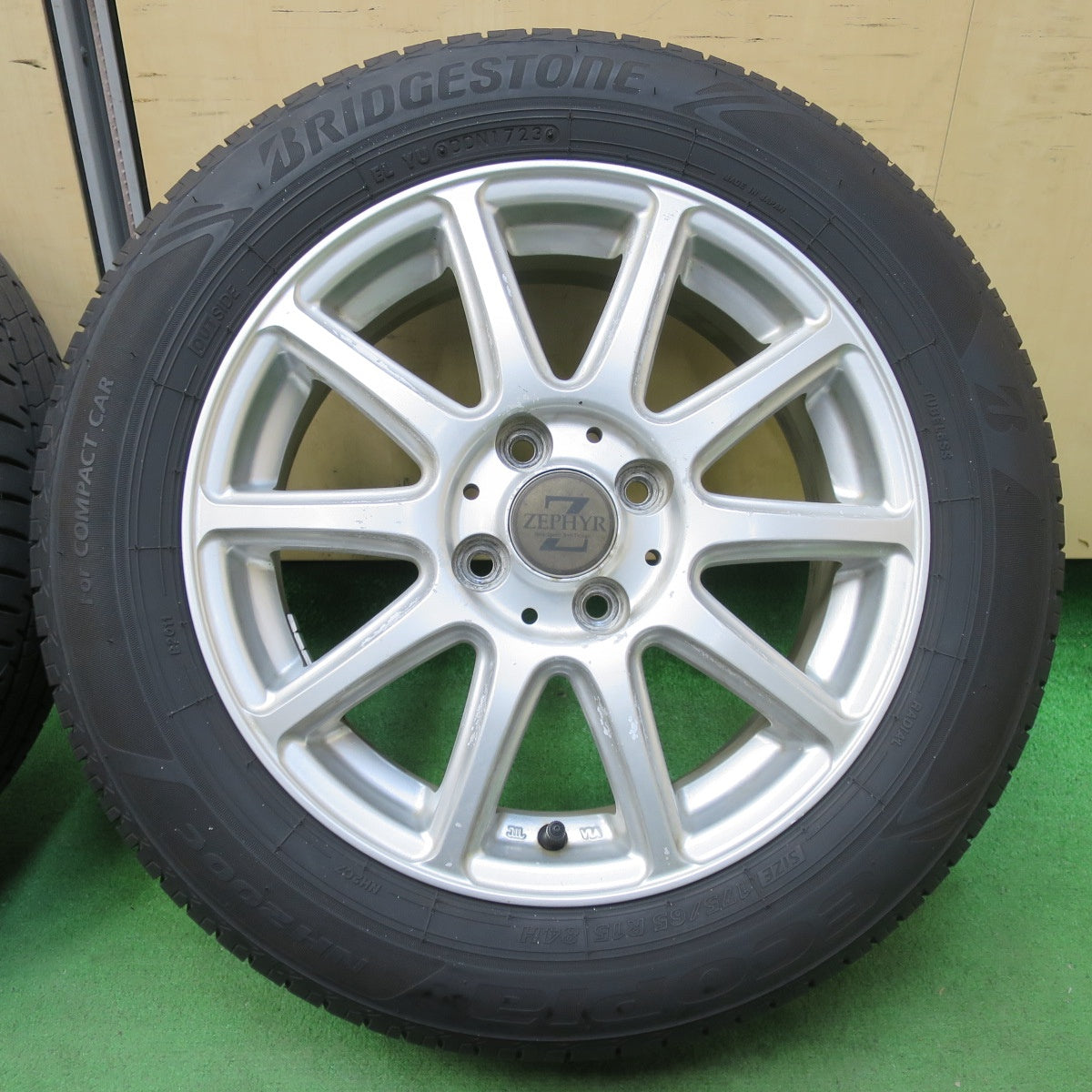 [送料無料] バリ溝！23年！9分★175/65R15 ブリヂストン エコピア NH200C ZEPHYR ゼファー 15インチ PCD100/4H★5031405イノ