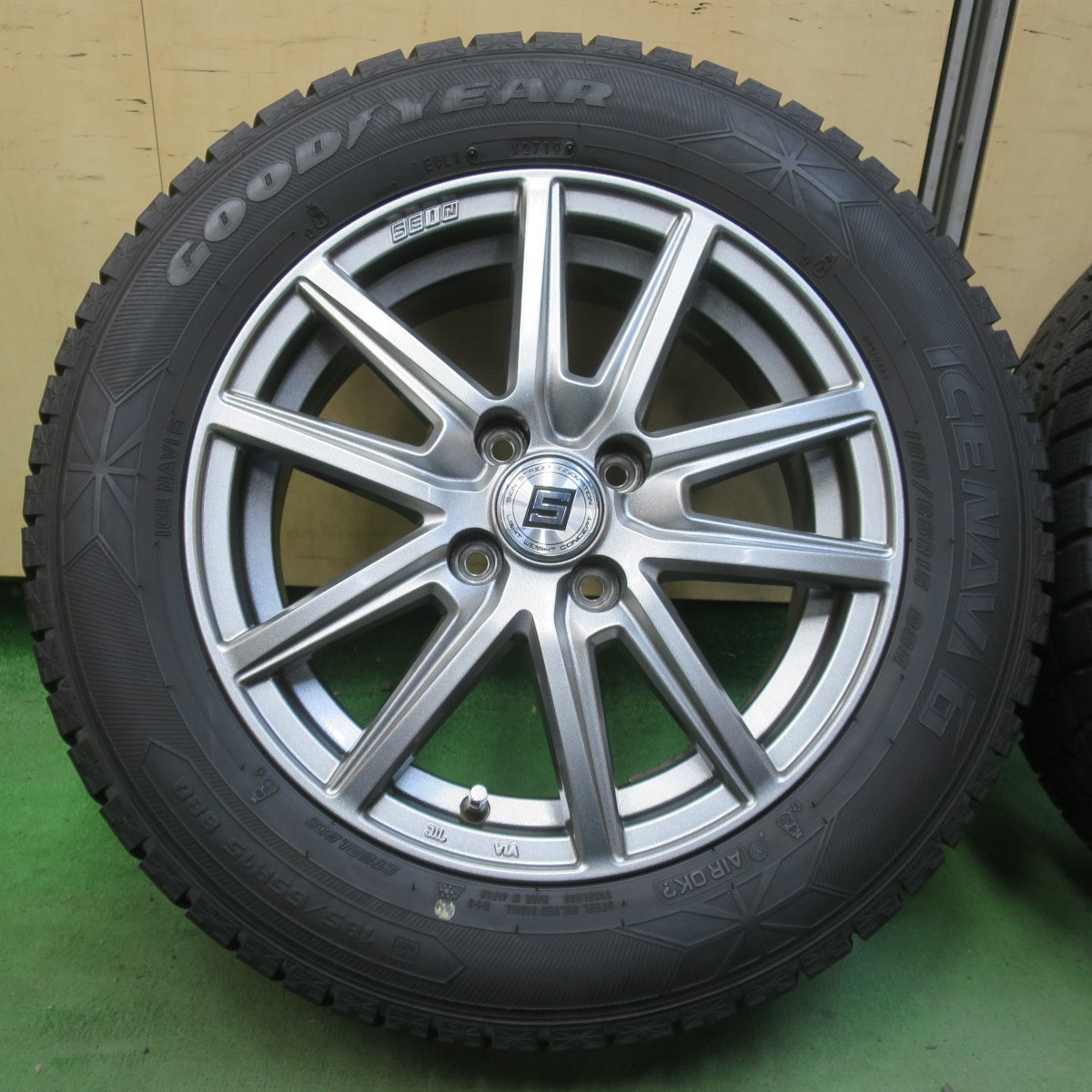 キレイ★スタッドレス 185/65R15 グッドイヤー アイスナビ6 SEIN SS ザイン 15インチ PCD100/4H★6042004イス
