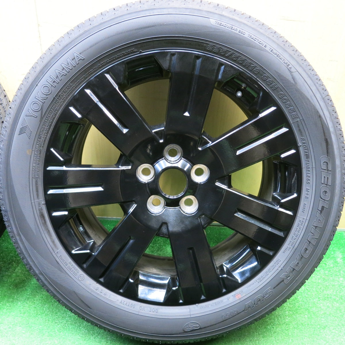 新車外し！25年★三菱 デリカ D:5 シャモニー 純正 225/55R18 ヨコハマ ジオランダー SUV G055 G055E 18インチ D5 PCD114.3/5H★6010306HAノ