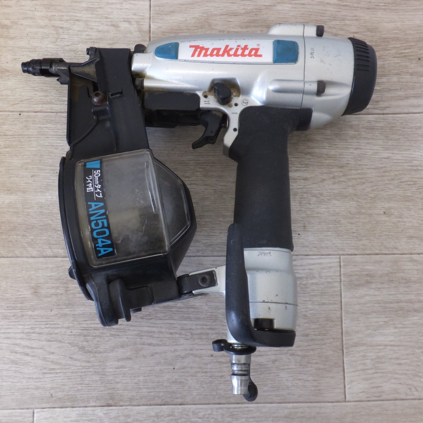 [送料無料] ★マキタ makita エア釘打 AN504A　使用空気圧 0.44～0.83MPa　使用釘 ワイヤ釘 27～50mm★