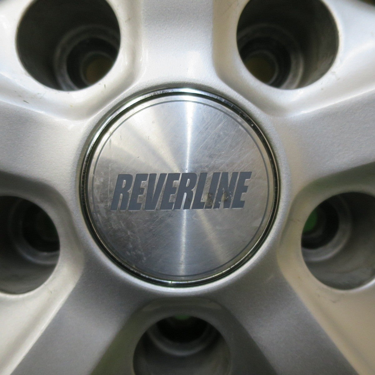バリ溝！23年！キレイ！9.5分★スタッドレス 215/70R16 ヨコハマ アイスガード G075 REVERLINE リバーライン 16インチ PCD114.3/5H★5022707イス
