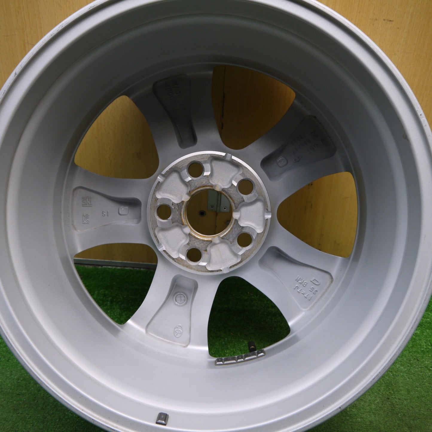 キレイ！1本★トヨタ RAV4 ハリアー 等 純正 ホイール 17インチ 17×7J PCD114.3/5H★5081801Hホ