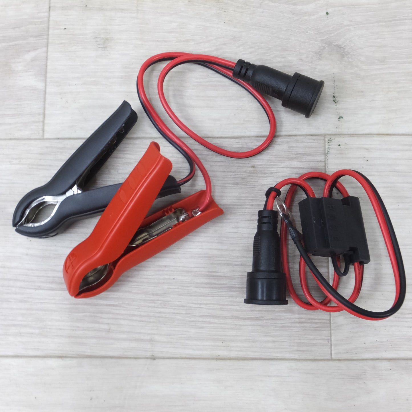 [送料無料] ◆AZ バッテリー チャージャー ACH-200 リチウム  鉛 バッテリー 充電器 12V 2～28Ah対応◆