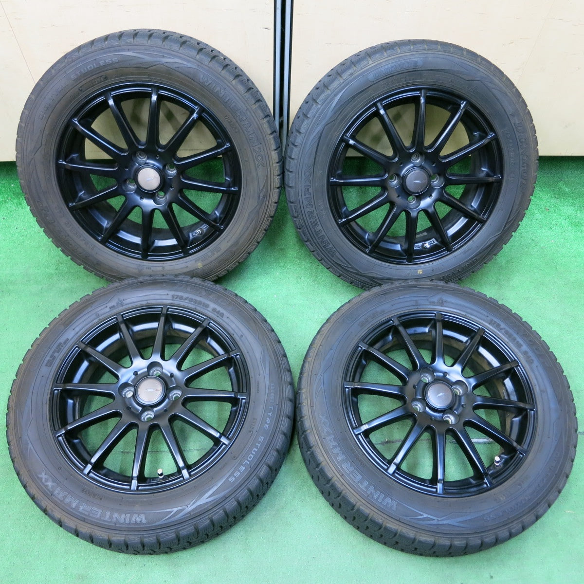 *送料無料* バリ溝！キレイ！9分★スタッドレス 175/65R15 ダンロップ ウインターマックス WM01 AXEL S アクセルS 15インチ PCD100/4H★4091304SYス