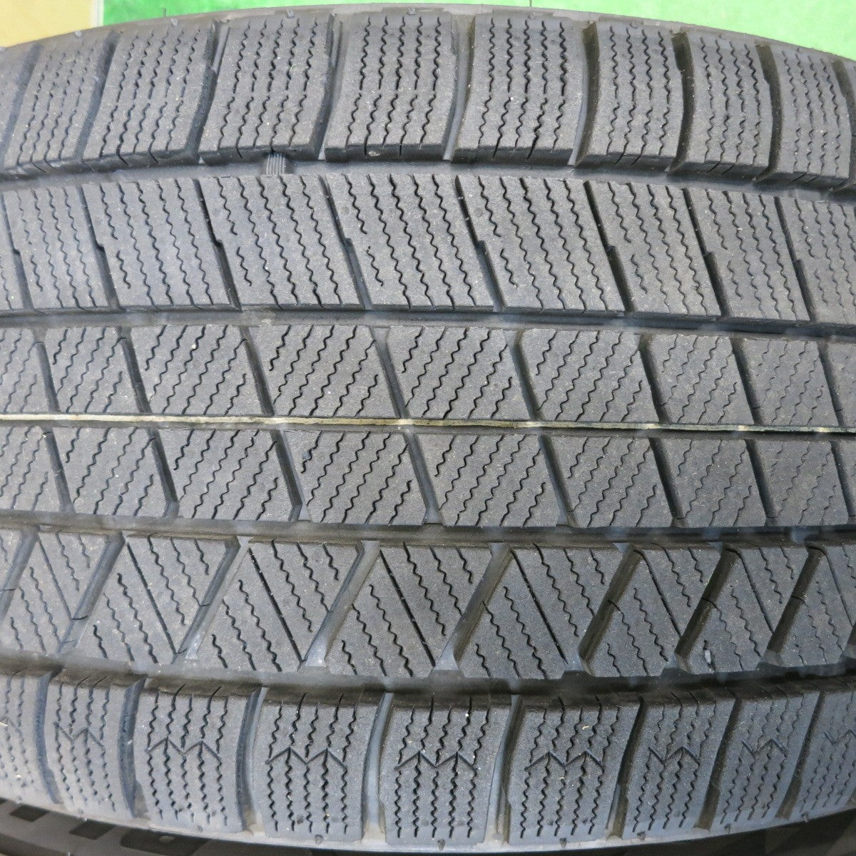バリ溝！23年！キレイ！9.5分★BMW 等 smartline 365 245/45R19 スタッドレス ブリヂストン ブリザック VRX3 スマートライン 19インチ PCD112/5H★6022615HAス