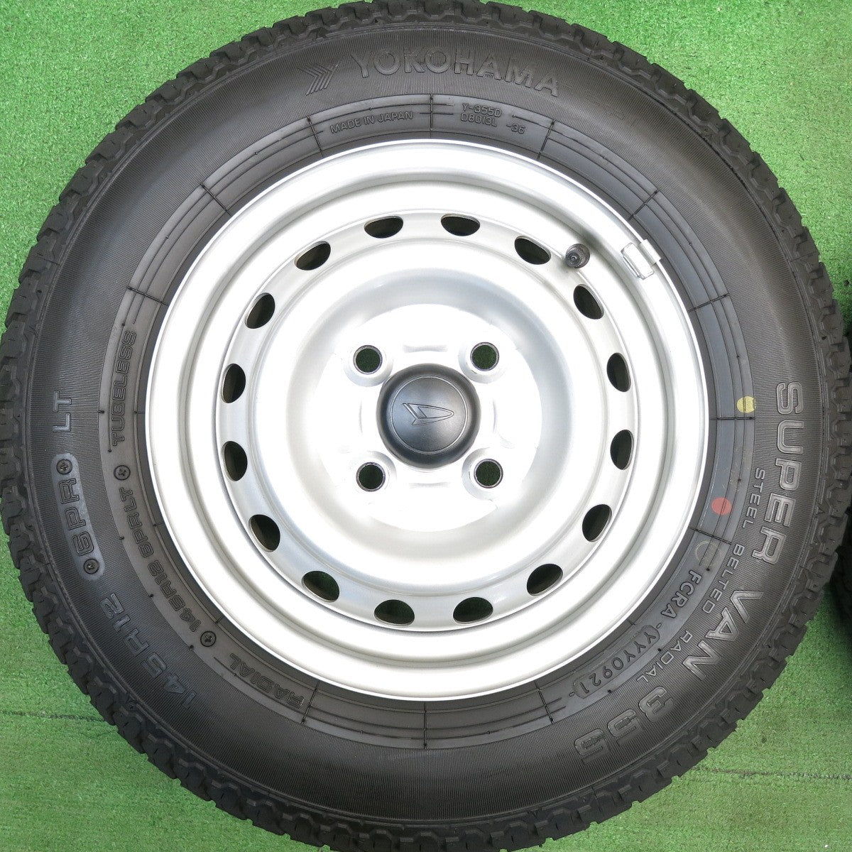 バリ溝！キレイ！ほぼ10分★ダイハツ ハイゼット 純正 スチール 145R12 6PR ヨコハマ SUPER VAN 355 スーパー バン 12インチ PCD100/4H★6040513HAノ