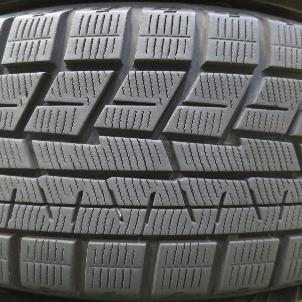 バリ溝！22年！9.5分◎スタッドレス 215/60R17 ヨコハマ アイスガード iG60 AMD G-Line SP Gライン 17インチ PCD114.3/5H◎6100803イス