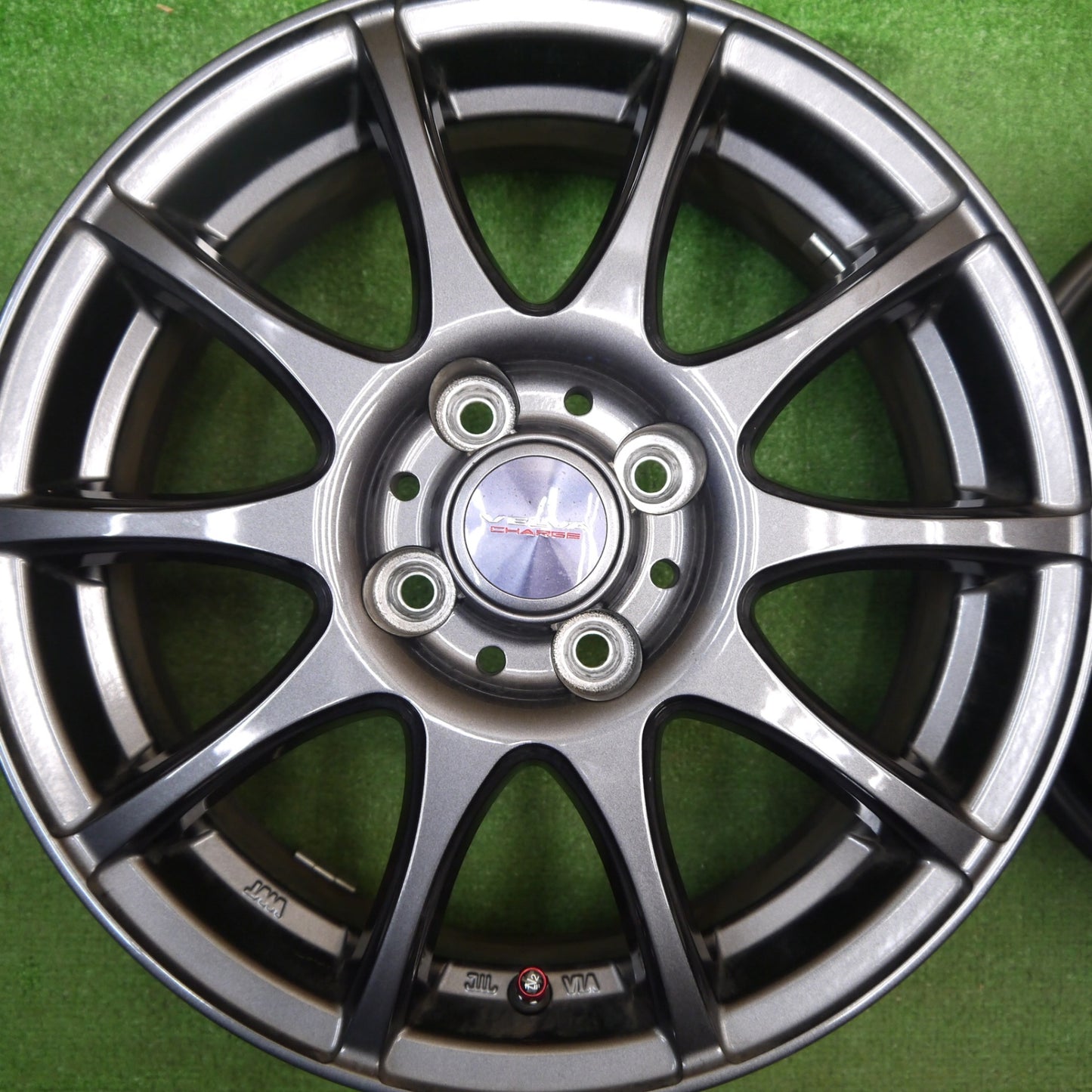 キレイ★VELVA CHARGE ヴェルヴァ チャージ 15インチ ホイール 15×5.5J PCD100/4H★5041803Hホ
