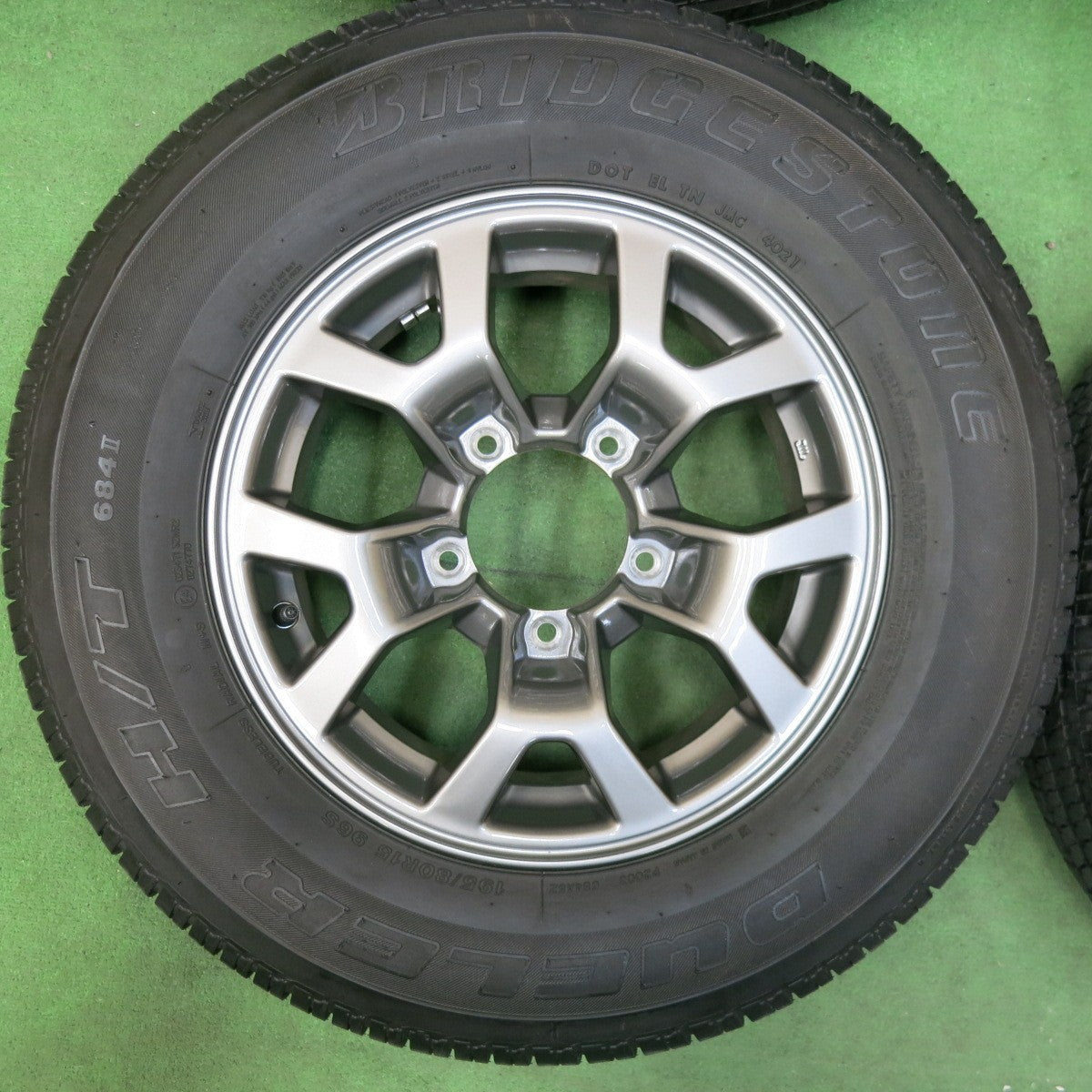 [送料無料] 新車外し！21年★スズキ JB74W ジムニー シエラ 純正 195/80R15 ブリヂストン デューラー H/T 684Ⅱ 15インチ PCD139.7/5H★4112910SYノ