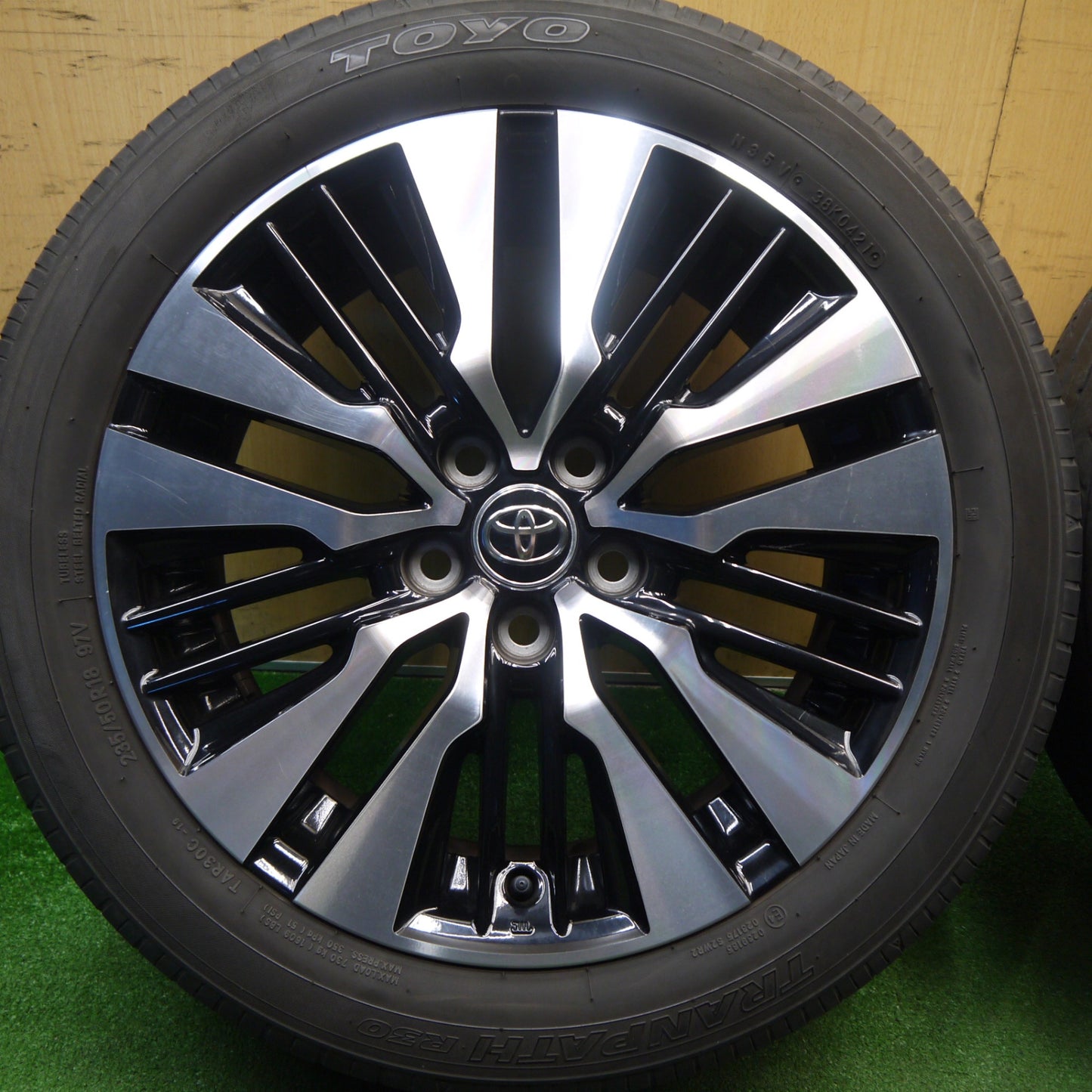 キレイ★トヨタ 30系 アルファード ヴェルファイア SC ZG パッケージ 純正 235/50R18 トーヨー トランパス R30 18インチ PCD114.3/5H★6012104Hノ