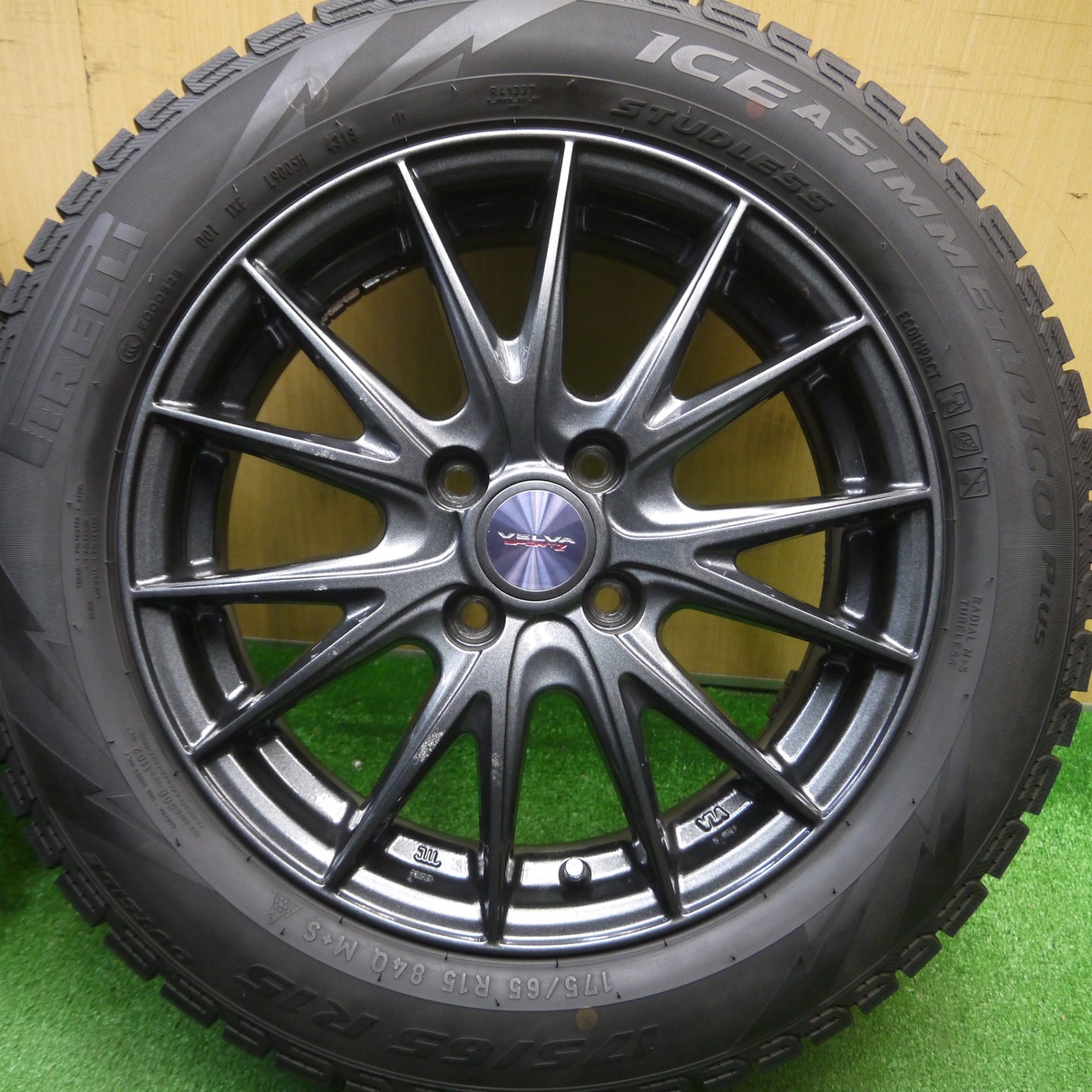 [送料無料] キレイ★スタッドレス 175/65R15 ピレリ アイスアシンメトリコ プラス VELVA SPORTZ ヴェルヴァ 15インチ PCD100/4H★5010612Hス