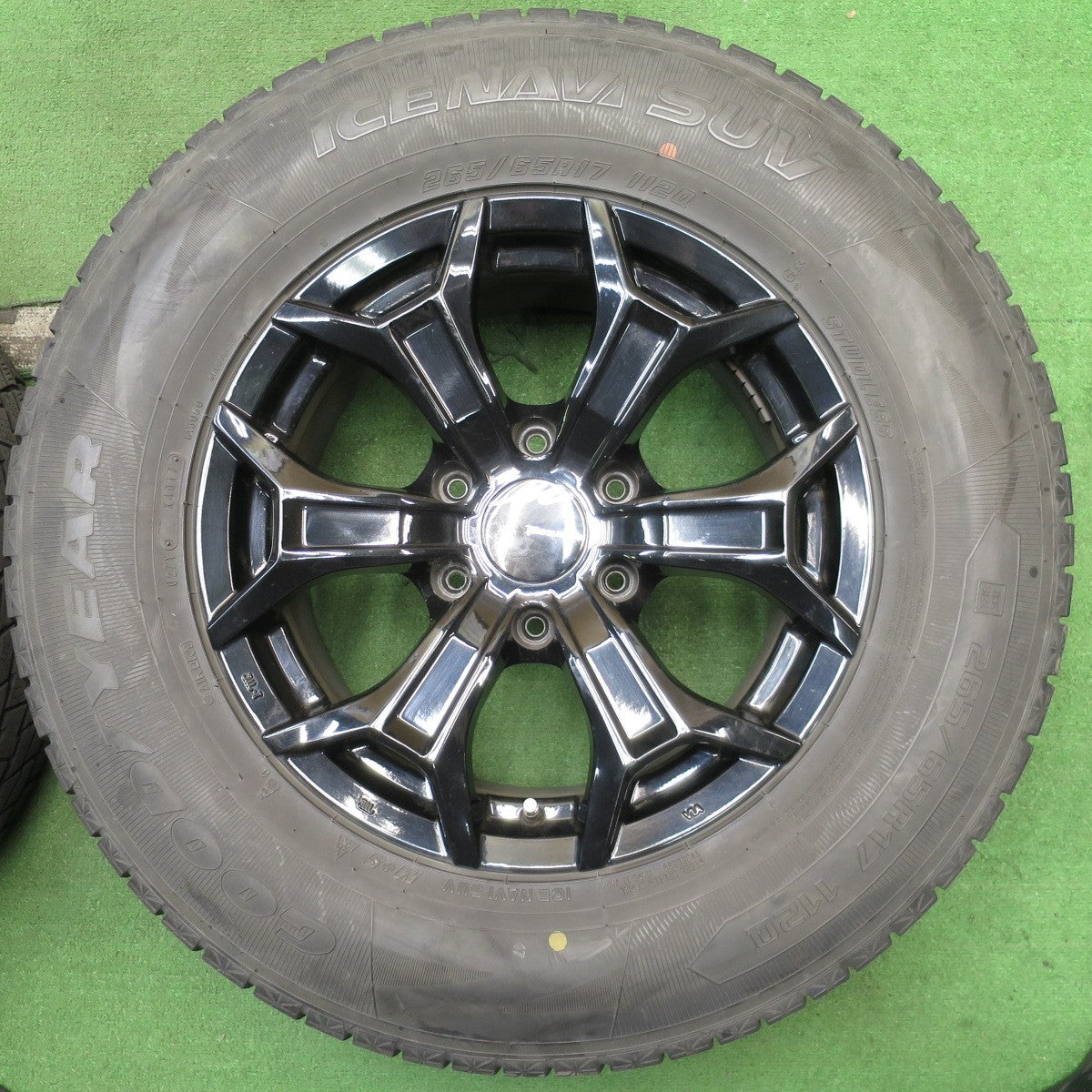 バリ溝！キレイ！8.5分★スタッドレス monarch CLIMATE 265/65R17 グッドイヤー アイスナビ SUV モナーク クライメイト 17インチ PCD139.7/6H★5053004NJス