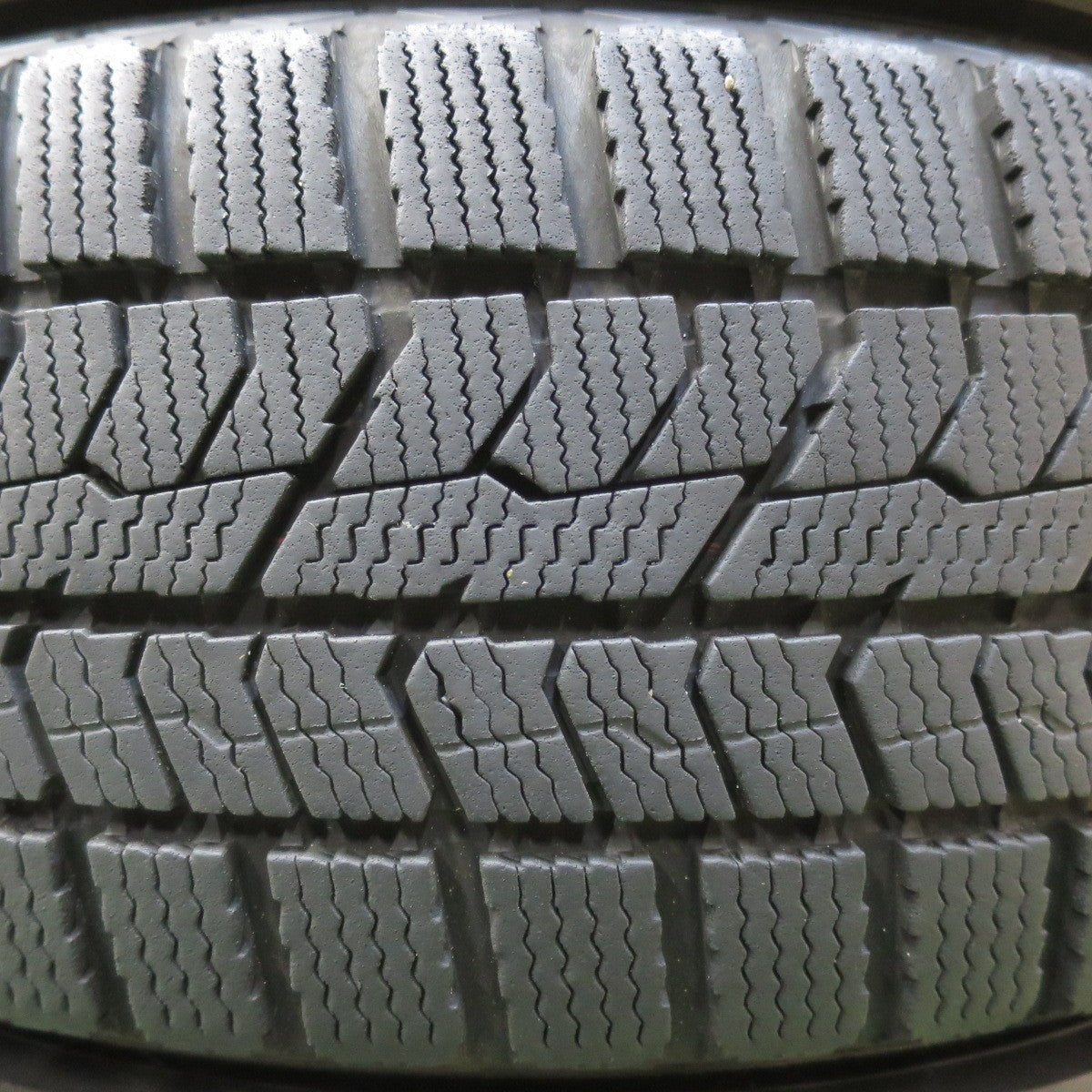 バリ溝！23年！キレイ！9.5分★スタッドレス 195/65R15 トーヨー オブザーブ GIZ2 QRASIZ GC36F KOSEI クレイシズ 15インチ PCD114.3/5H★5120905イス