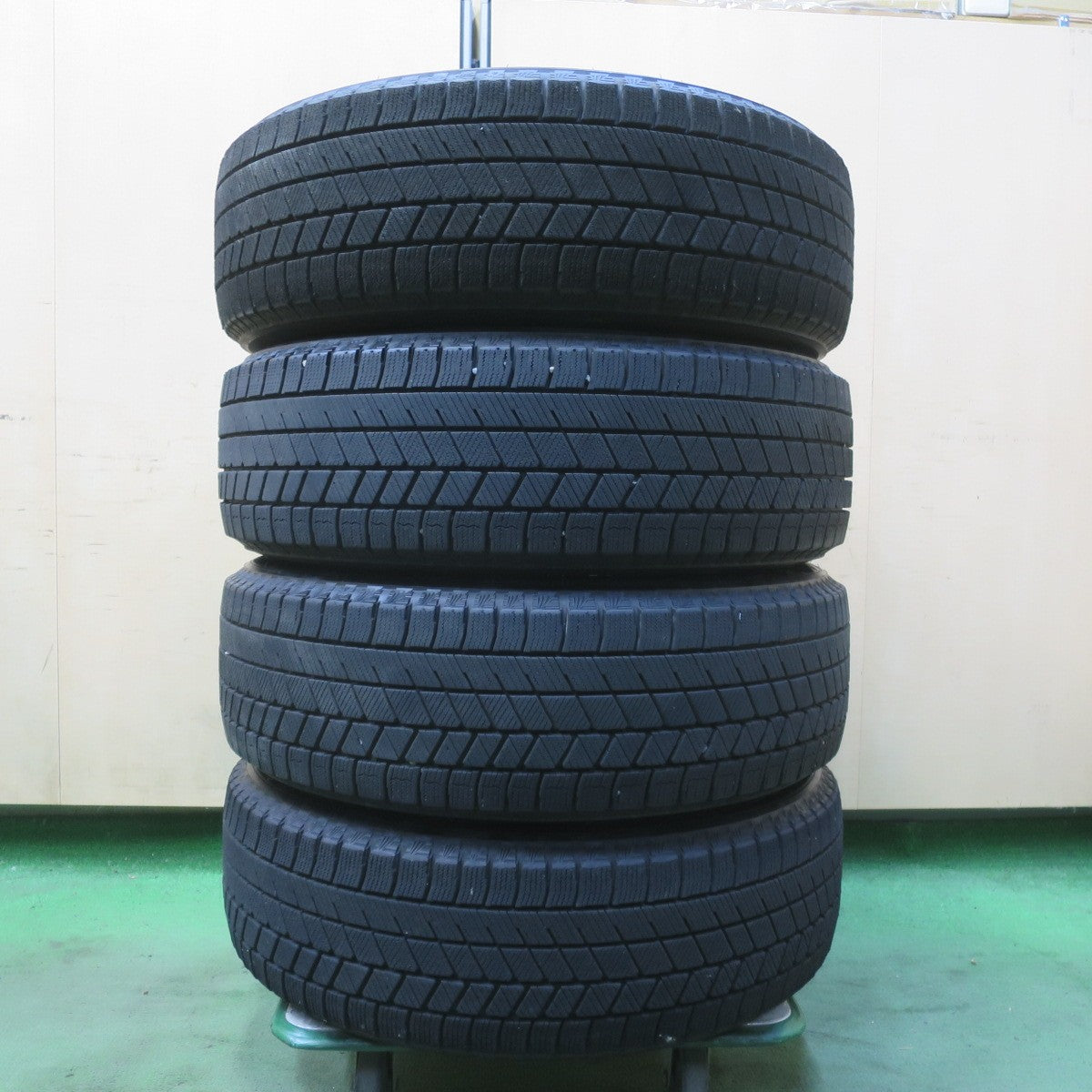 バリ溝！23年！9分★スタッドレス 185/60R16 ブリヂストン ブリザック VRX3 ZEPHYR ゼファー 16インチ PCD100/4H★6041708イス