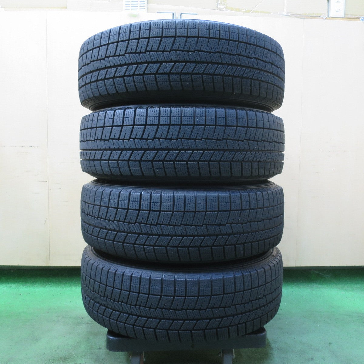 バリ溝！21年！キレイ！9.5分★ライズ ロッキー 等 195/65R16 スタッドレス ダンロップ ウインターマックス 03 SPORT ABELIA スポルト アベリア 16インチ PCD100/5H★5101506イス