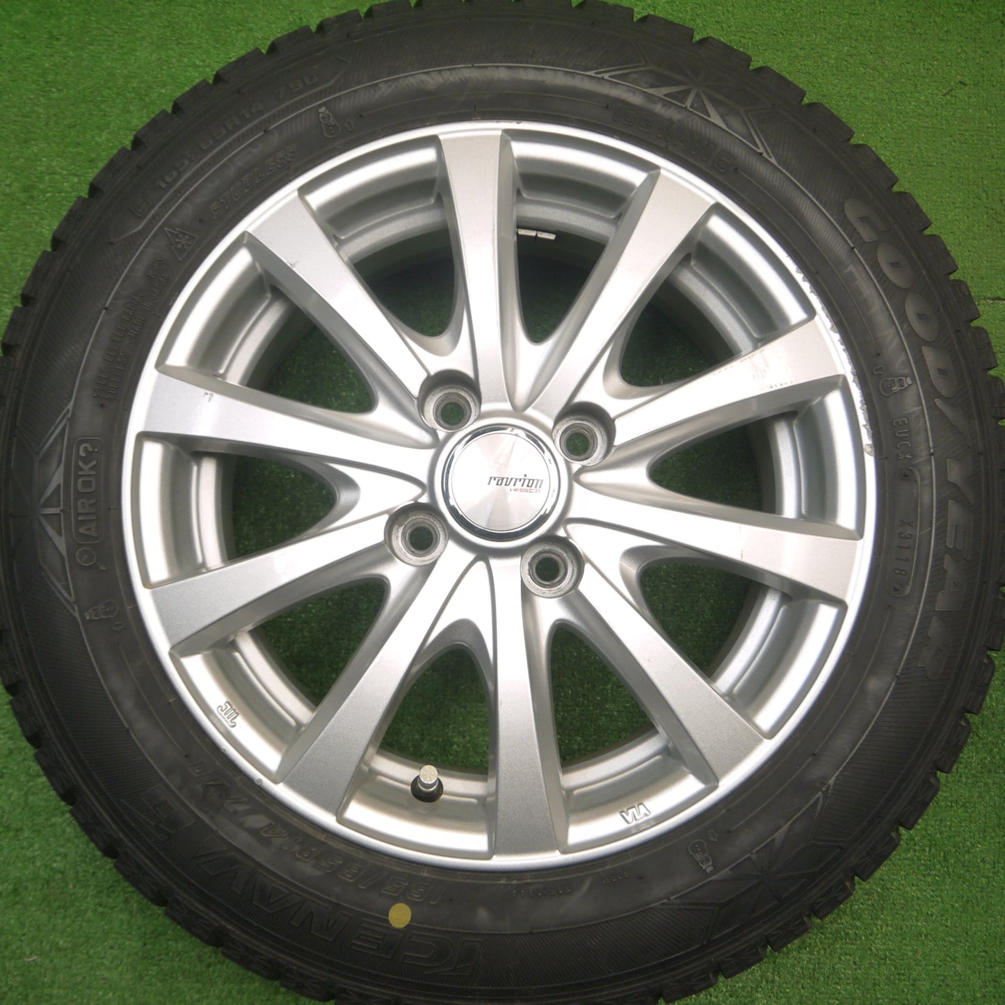 [送料無料] バリ溝！9分★スタッドレス 165/65R14 グッドイヤー アイスナビ6 ravrion RS01 ラブリオン 14インチ PCD100/4H★4102302Hス