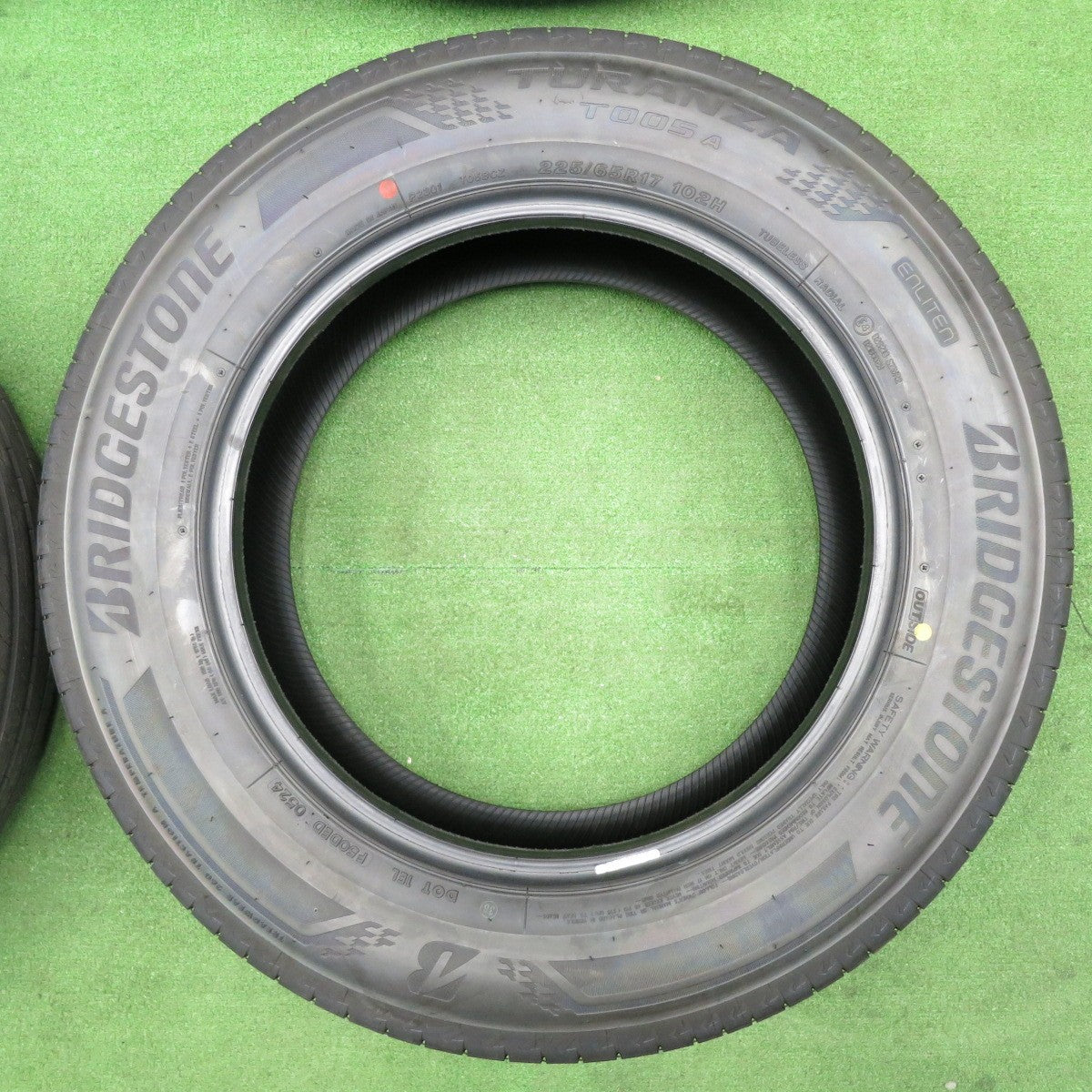 [送料無料] 新車外し！24年★225/65R17 ブリヂストン トランザ T005A タイヤ 17インチ アルファード ヴェルファイア 等★4122903NJノタ