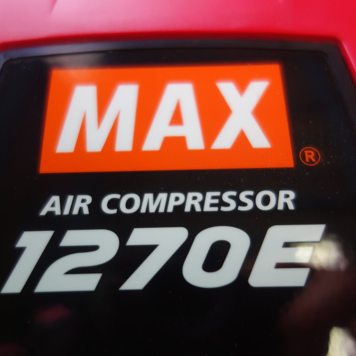 [送料無料] 美品☆マックス 高圧 エアー コンプレッサー 100V 50 / 60 Hz 15A AK-HH1270E レッド MAX 電動 工具☆