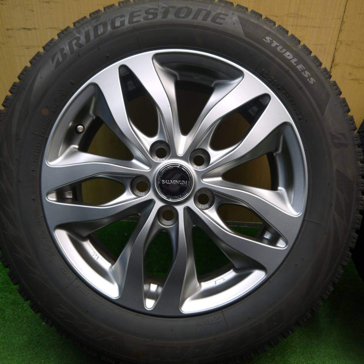 バリ溝！23年！キレイ！9分★スタッドレス 205/60R16 ブリヂストン ブリザック VRX2 BALMINUM バルミナ 16インチ PCD114.3/5H★5031710Hス