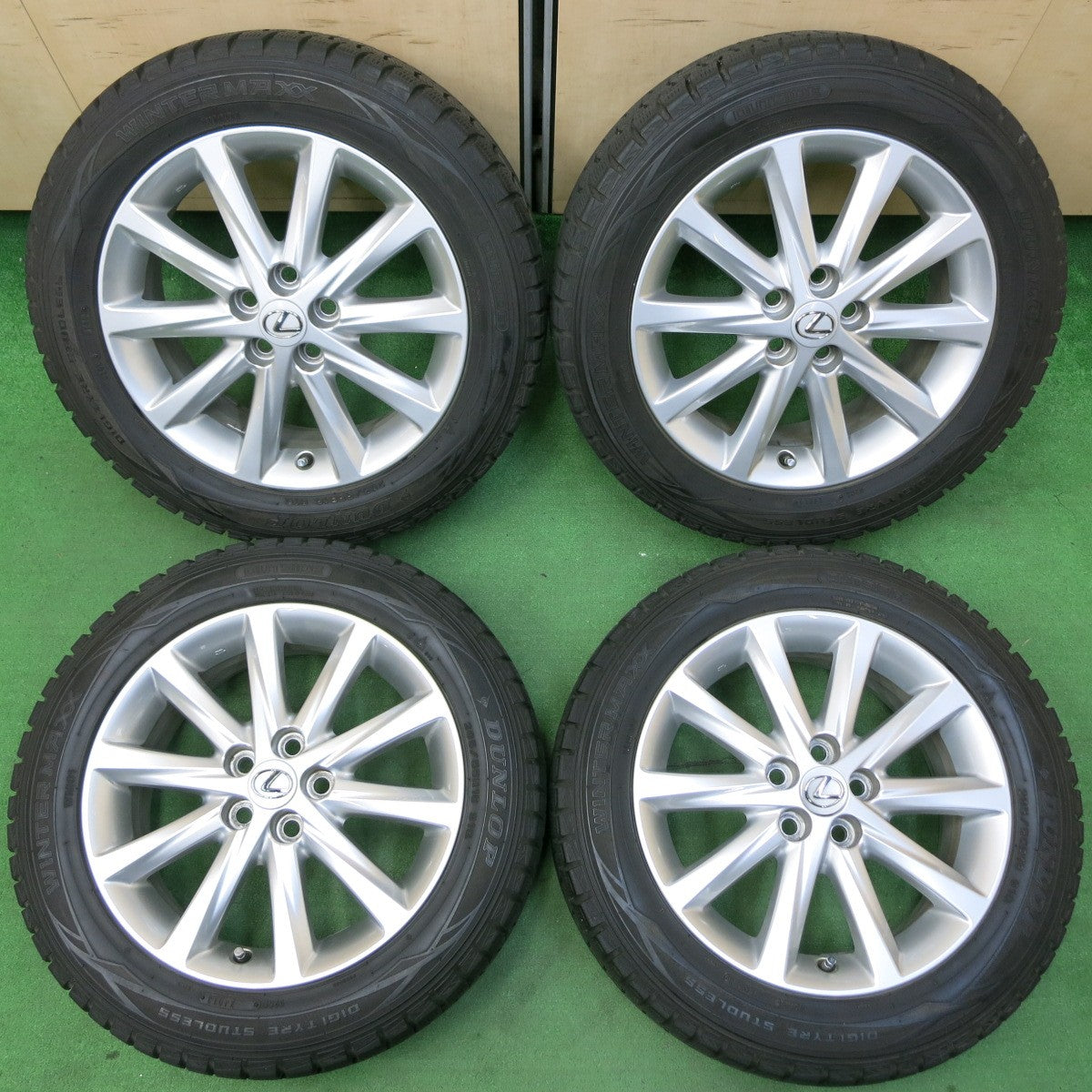 *送料無料* バリ溝！キレイ！8.5分★レクサス CT200h 純正 205/55R16 スタッドレス ダンロップ ウインターマックス WM01 PCD100/5H★4051004イス