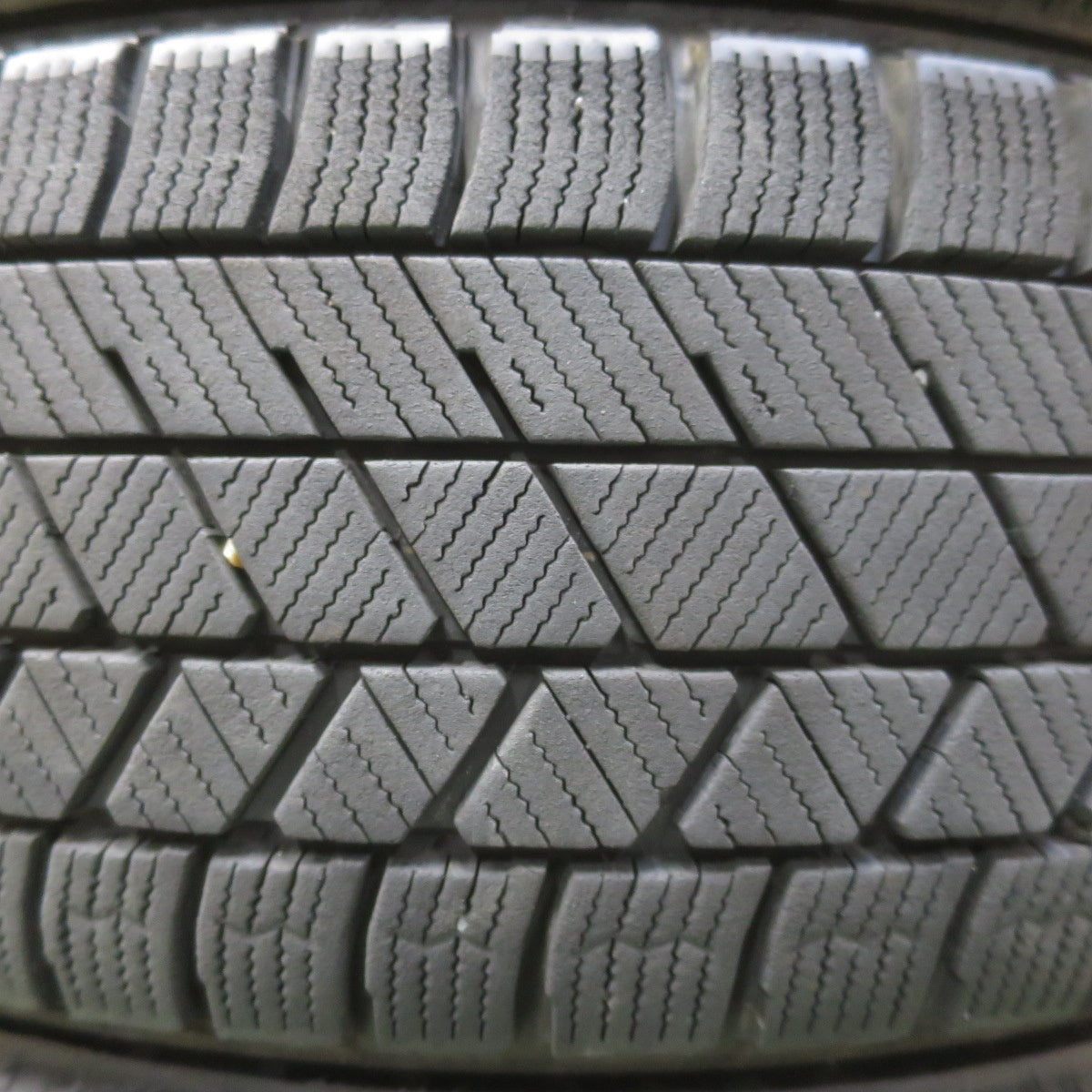 バリ溝！キレイ！8.5分★ダイハツ タント カスタム 純正 165/55R15 スタッドレス ブリヂストン ブリザック VRX3 15インチ PCD100/4H★6040906イス