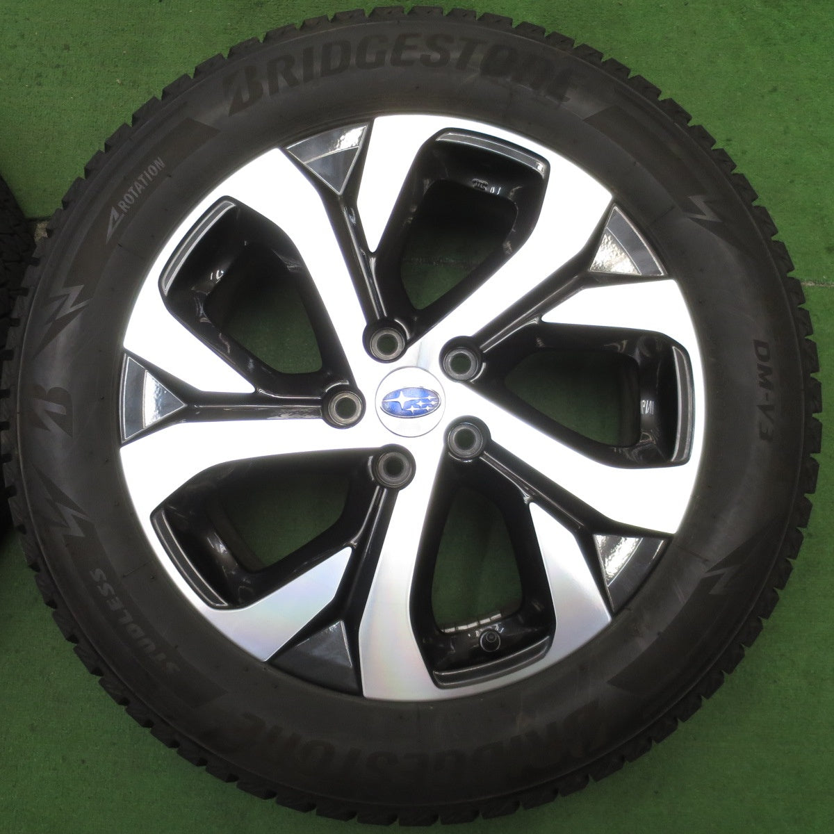 バリ溝！22年！キレイ！9.5分★スバル レガシィ アウトバック 純正 225/60R18 スタッドレス ブリヂストン ブリザック DM-V3 18インチ PCD114.3/5H★5081108NJス