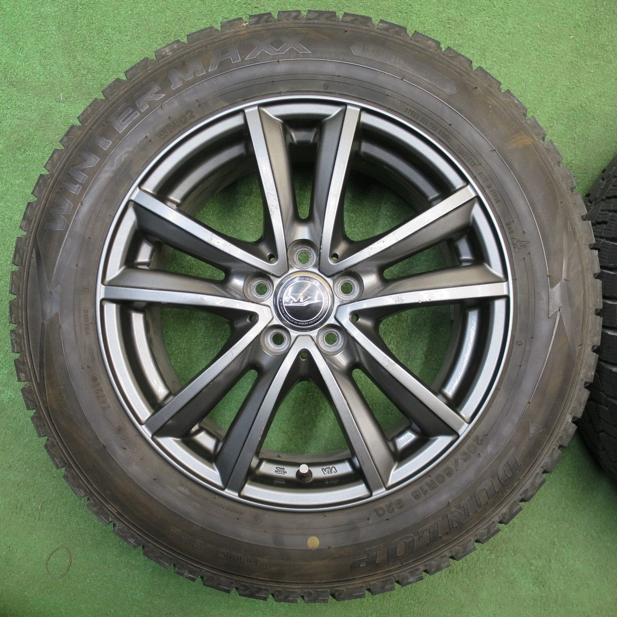 バリ溝！9.5分★レガシィ エクシーガ 等 205/60R16 スタッドレス ダンロップ ウインターマックス WM02 NIRVANA NV ニルヴァーナ ニルバーナ 16インチ PCD100/5H★6021805NJス