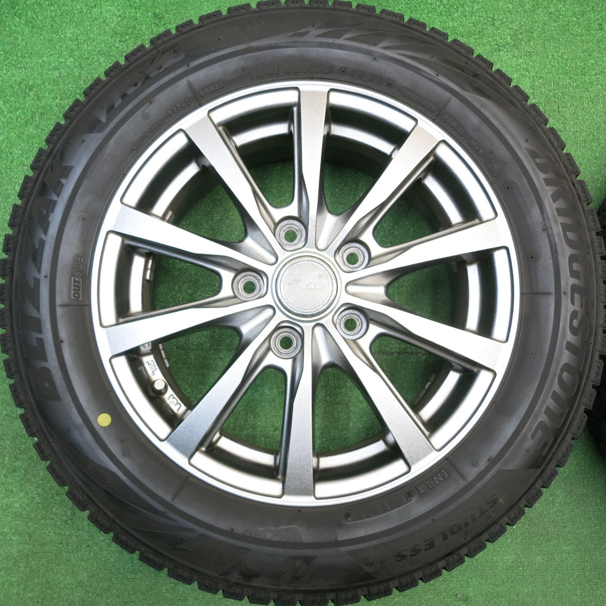 バリ溝！24年！キレイ！9.5分以上★スタッドレス 185/65R15 ブリヂストン ブリザック VRX2 GRASS グラス 15インチ PCD114.3/5H★5112006HAス