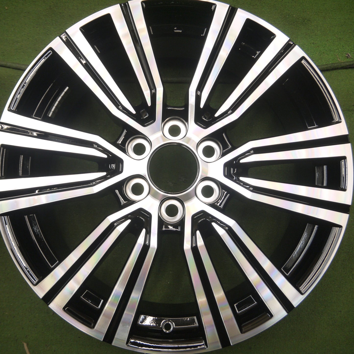 *送料無料* 新車外し★レクサス LX 600 純正 ホイール 22インチ 22×8J PCD139.7/6H★4062505Hホ