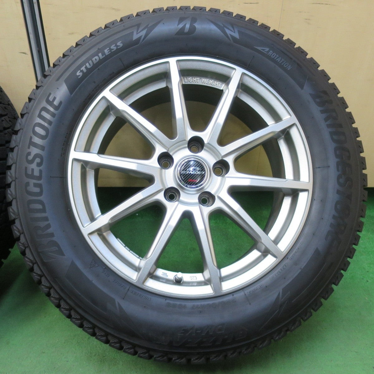 バリ溝！21年！キレイ！9.5分★スタッドレス 225/65R17 ブリヂストン ブリザック DM-V3 SCHNEIDER シュナイダー 17インチ PCD114.3/5H★5012006イス