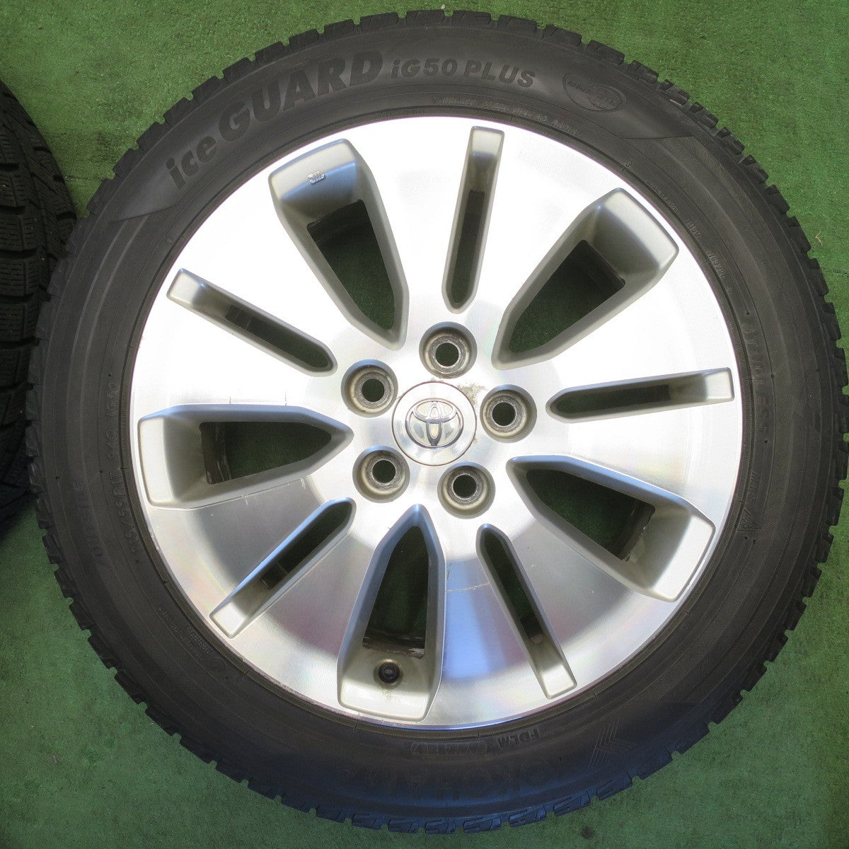 バリ溝！8.5分★トヨタ 10系 アルファード ヴェルファイア 純正 215/55R17 スタッドレス ヨコハマ アイスガード iG50 プラス 17インチ PCD114.3/5H★6051008NJス