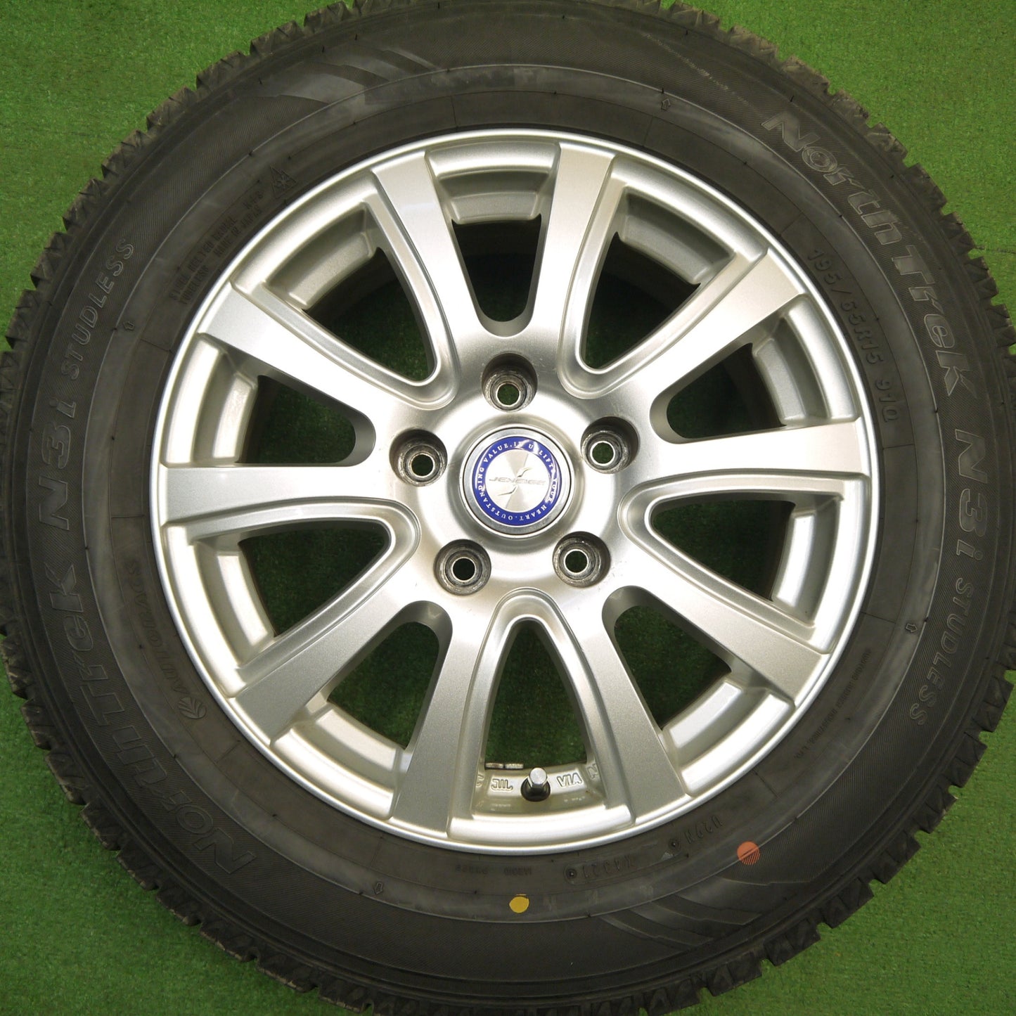 バリ溝！21年！キレイ！9.5分★スタッドレス 195/65R15 オートバックス ノーストレック N3i JENEIGE 15インチ PCD114.3/5H★5112803Hス