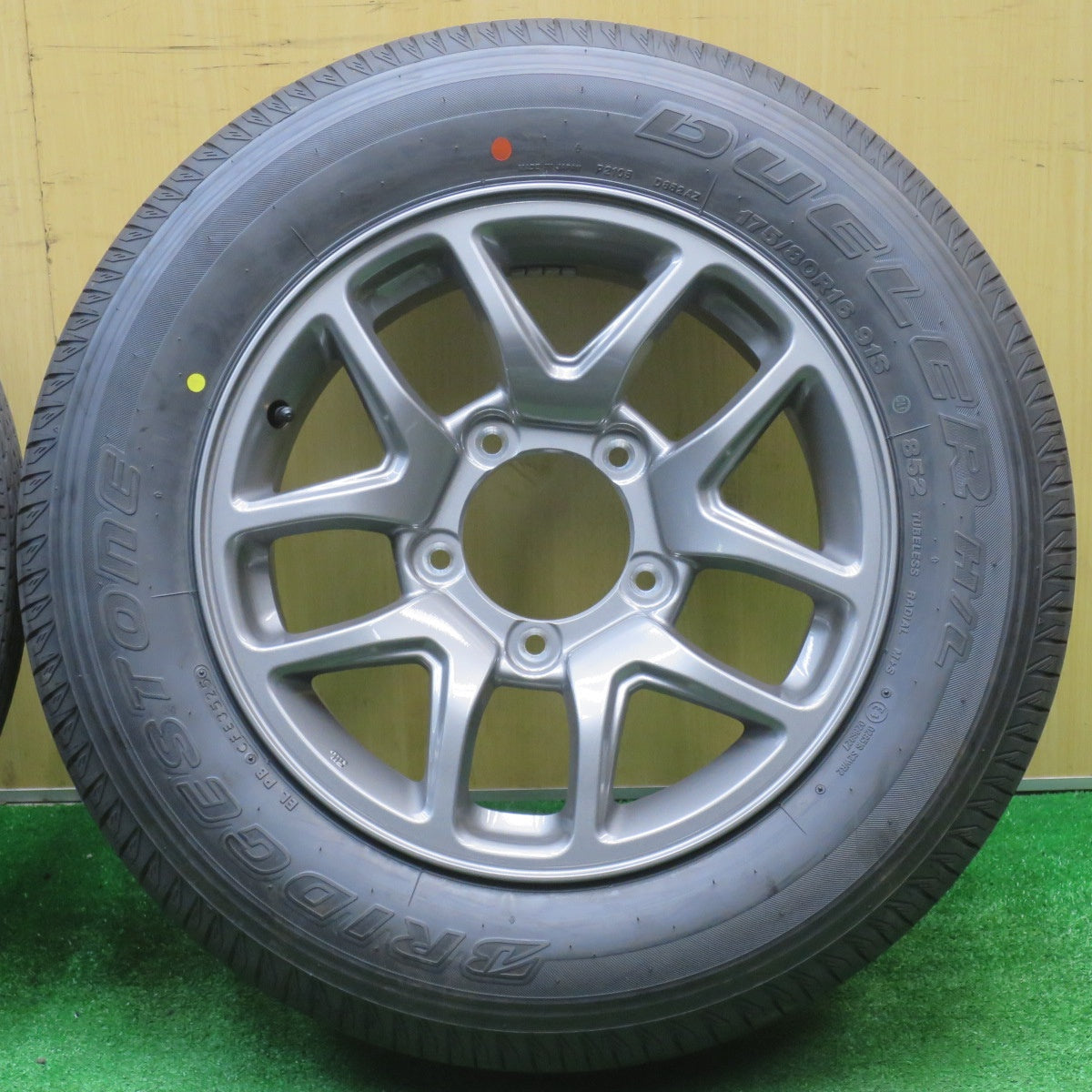 新車外し！25年★スズキ JB64W ジムニー 純正 175/80R16 ブリヂストン デューラー H/L 852 16インチ PCD139.7/5H★5110506NJノ