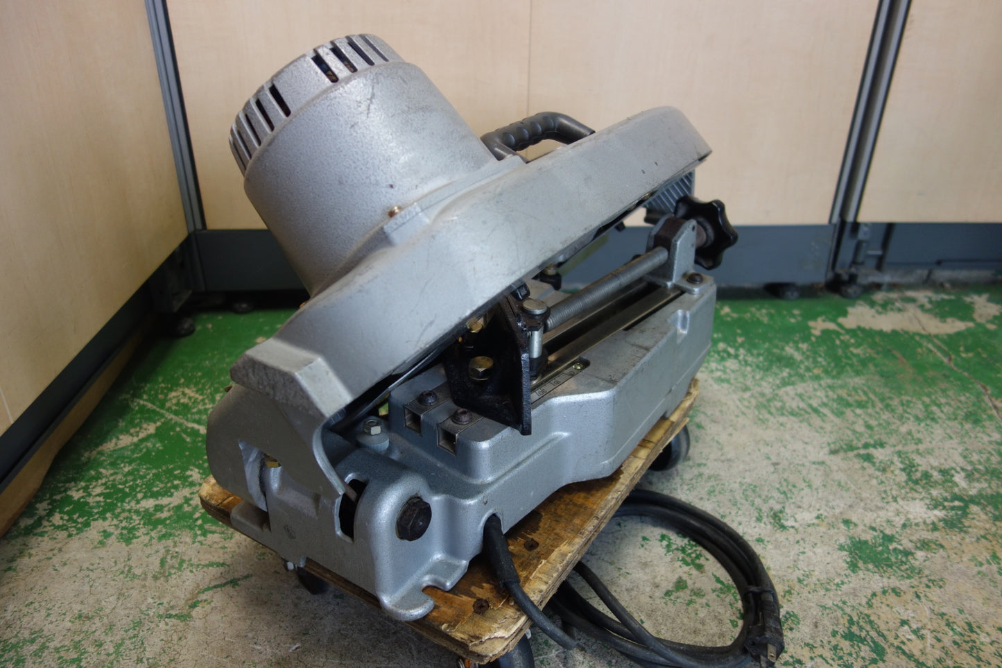 [送料無料] ☆新ダイワ ロータリー バンドソー RB120FV 電動 工具 やまびこ 帯鋸 切断機☆