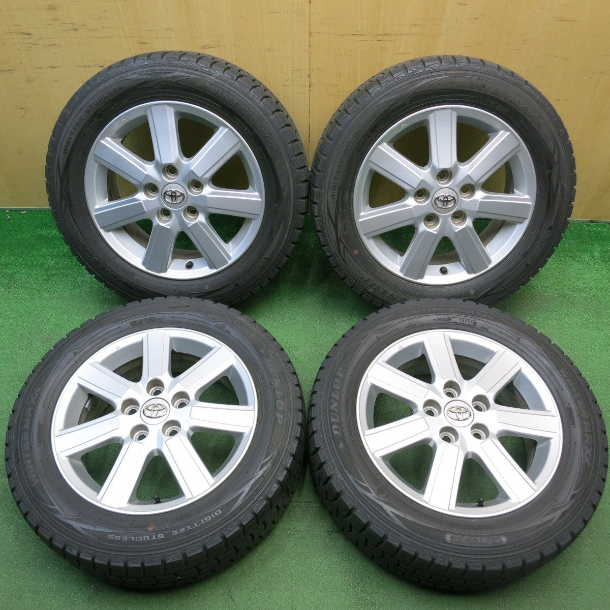 バリ溝！9分★トヨタ 70系 ノア ヴォクシー 純正 205/60R16 スタッドレス ダンロップ ウインターマックス WM01 16インチ PCD114.3/5H★6022306HAス