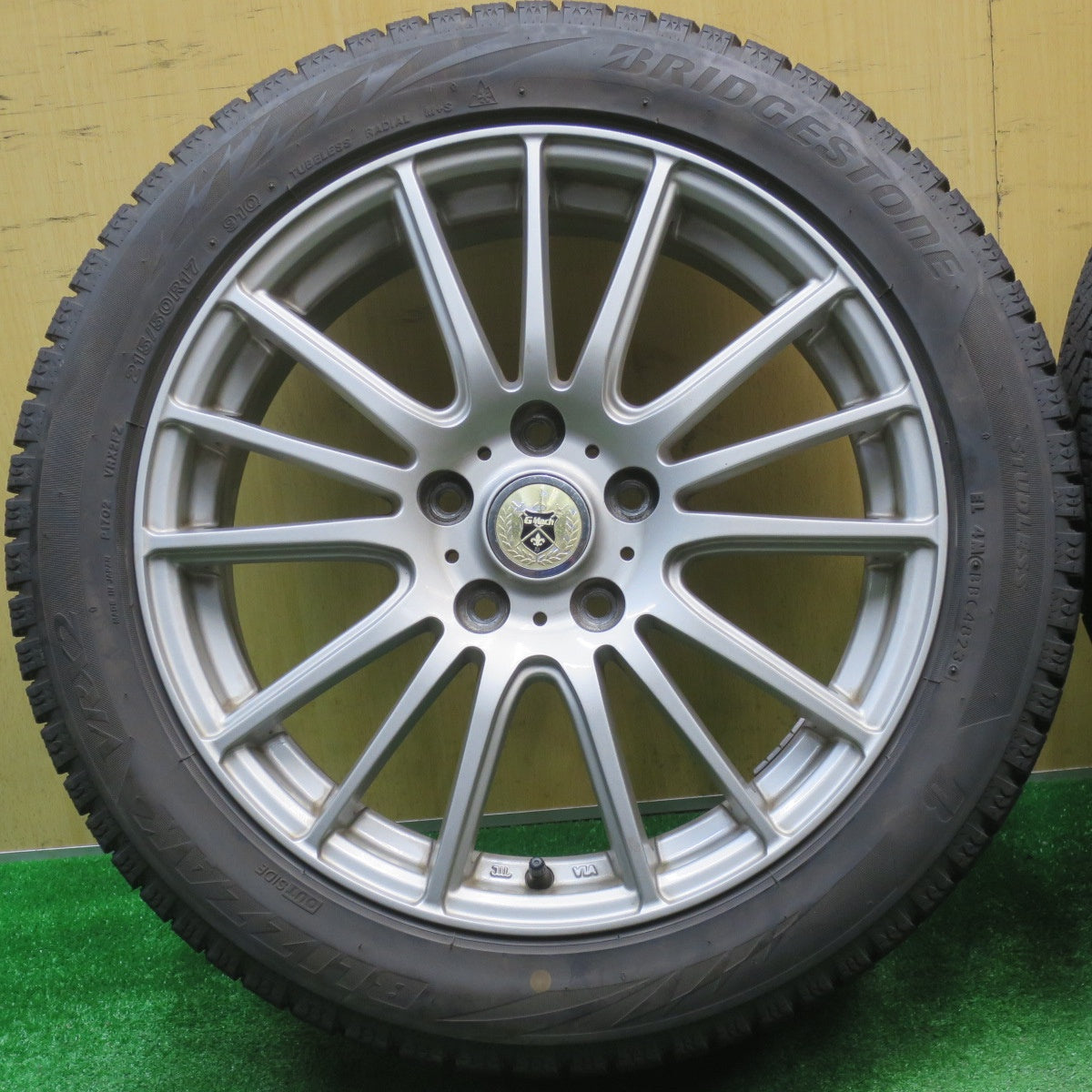 バリ溝！23年！9.5分★スタッドレス 215/50R17 ブリヂストン ブリザック VRX2 GMach 17インチ PCD114.3/5H★5111202NJス