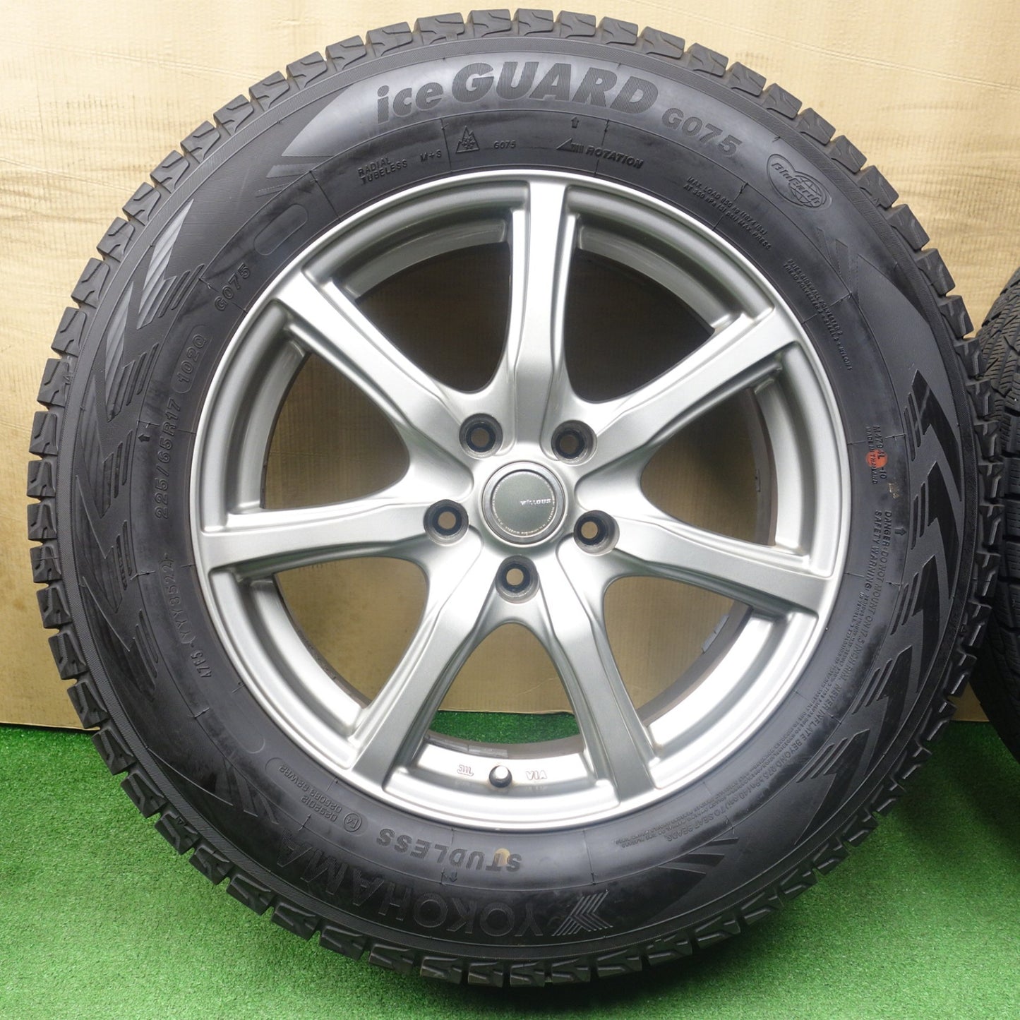 バリ溝！22年！キレイ！9.5分★スタッドレス 225/65R17 ヨコハマ アイスガード G075 MiLLOUS Ki ミルアス 17インチ PCD114.3/5H★6021403KTス