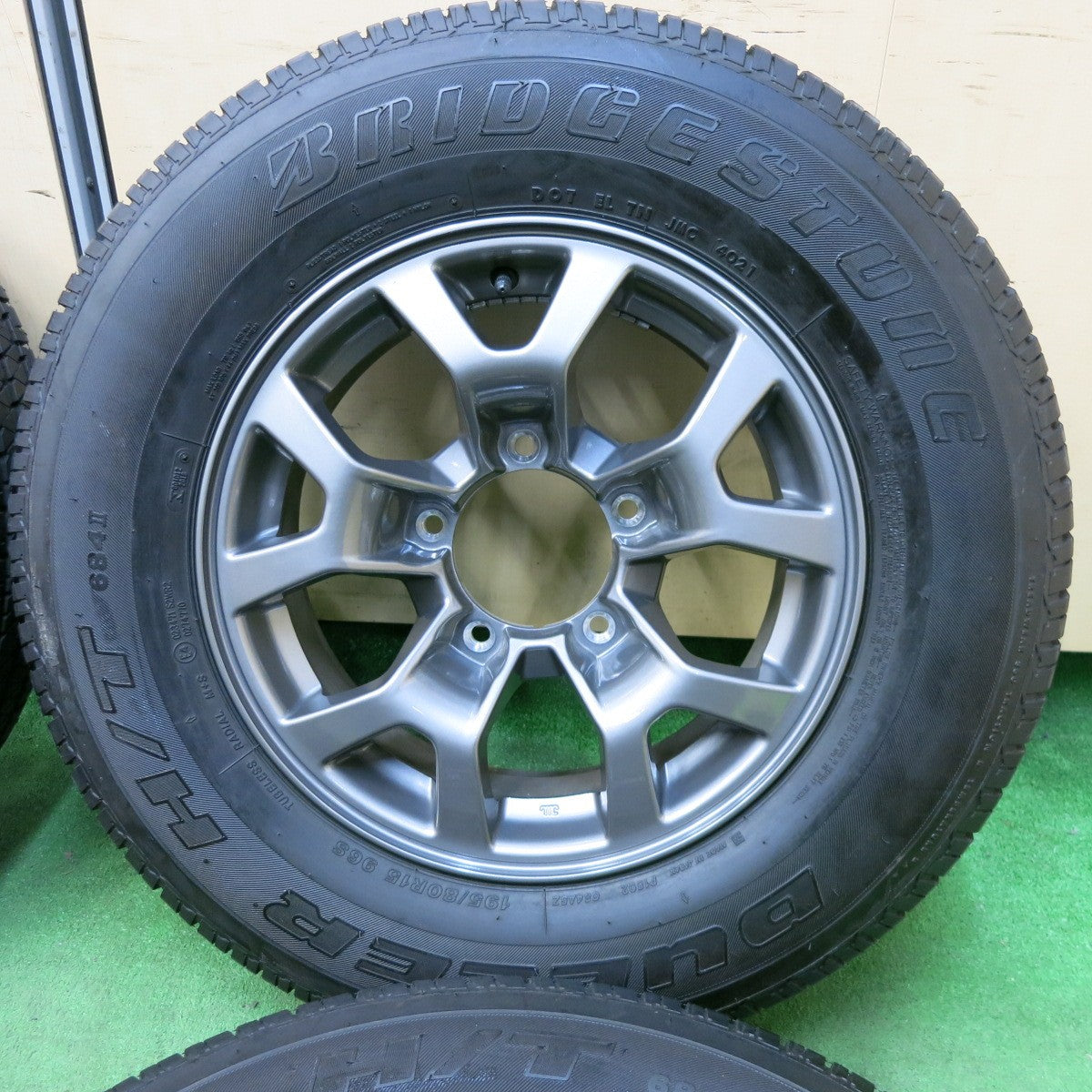 [送料無料] 新車外し！21年★スズキ JB74W ジムニー シエラ 純正 195/80R15 ブリヂストン デューラー H/T 684Ⅱ 15インチ PCD139.7/5H★4112910SYノ