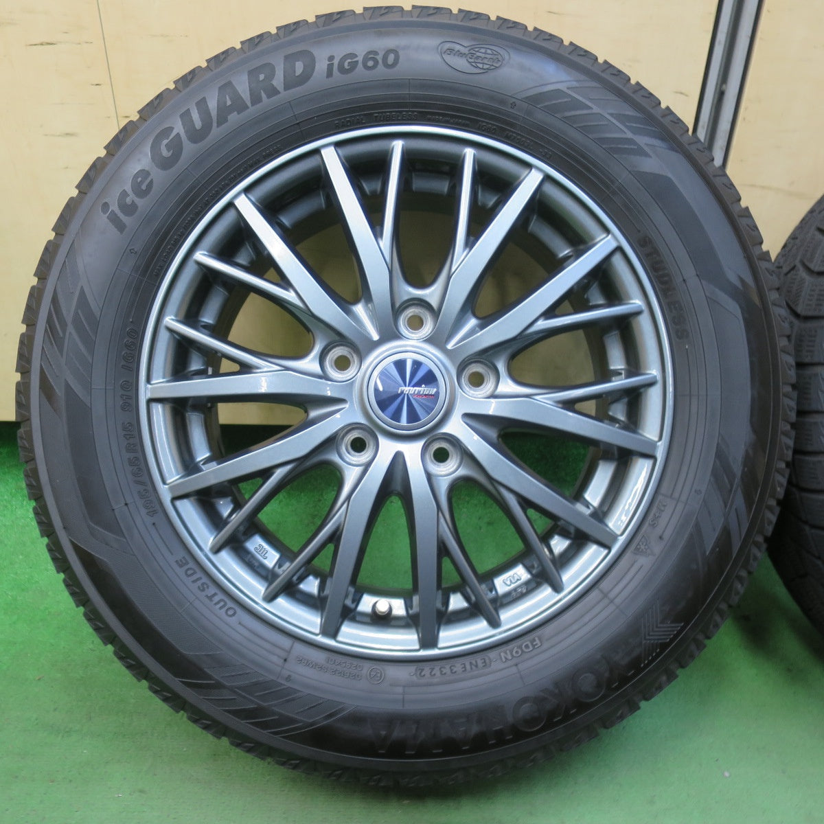 バリ溝！22年！キレイ！8.5分★スタッドレス 195/65R15 ヨコハマ アイスガード iG60 ravrion RM01 ラブリオン 15インチ PCD114.3/5H★5100605イス