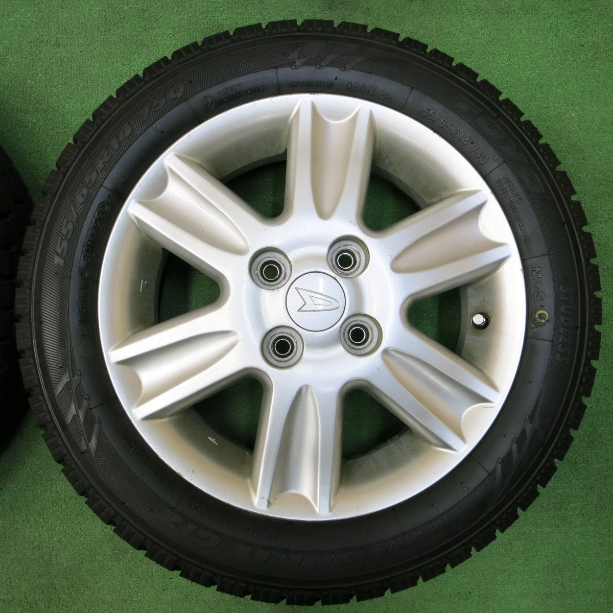 *送料無料* 超バリ溝！22年！ほぼ10分★ダイハツ 純正 ムーヴ タント ミラ 等 155/65R14 スタッドレス トーヨー オブザーブ ガリット GIZ 14インチ PCD100/4H★4052006イス