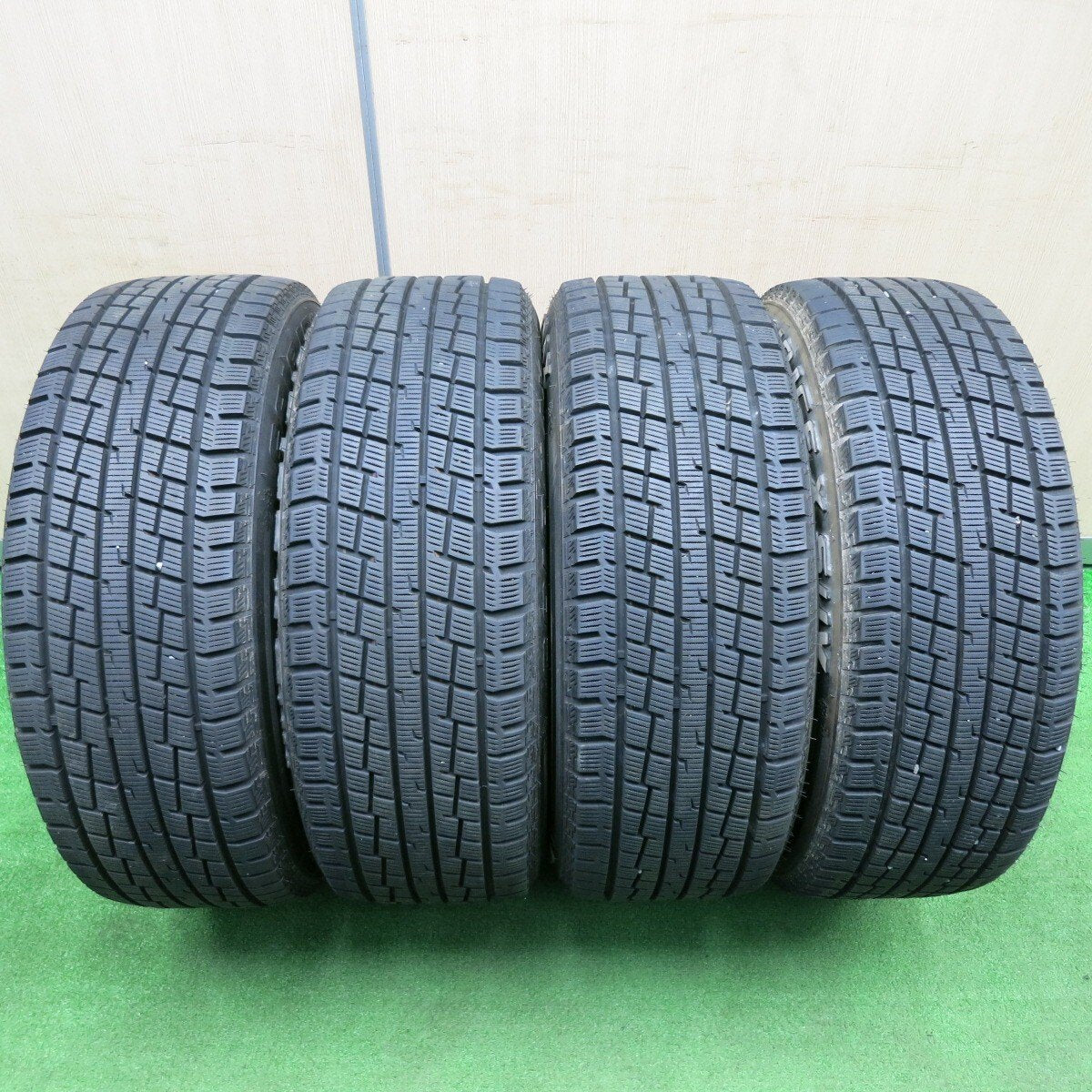 バリ溝！21年！キレイ！9.5分★RMP-050F LFM604 225/55R19 スタッドレス グリップマックス GRIP ICE X SUV ホワイトレター 19インチ PCD114.3/5H★4122005TNス
