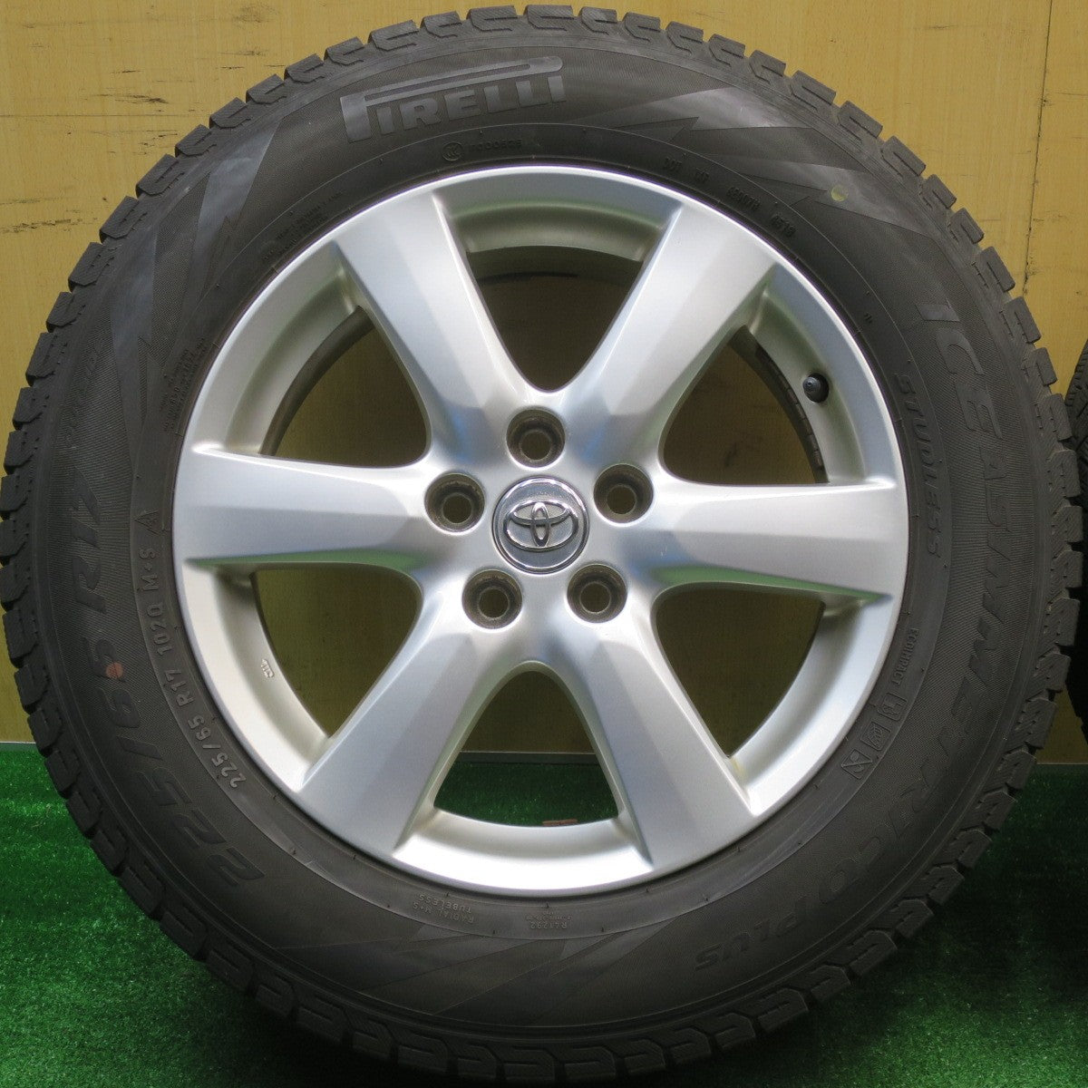 4本価格★トヨタ ヴァンガード 純正 225/65R17 スタッドレス ピレリ アイスアシンメトリコ プラス 17インチ PCD114.3/5H★5110803NJス